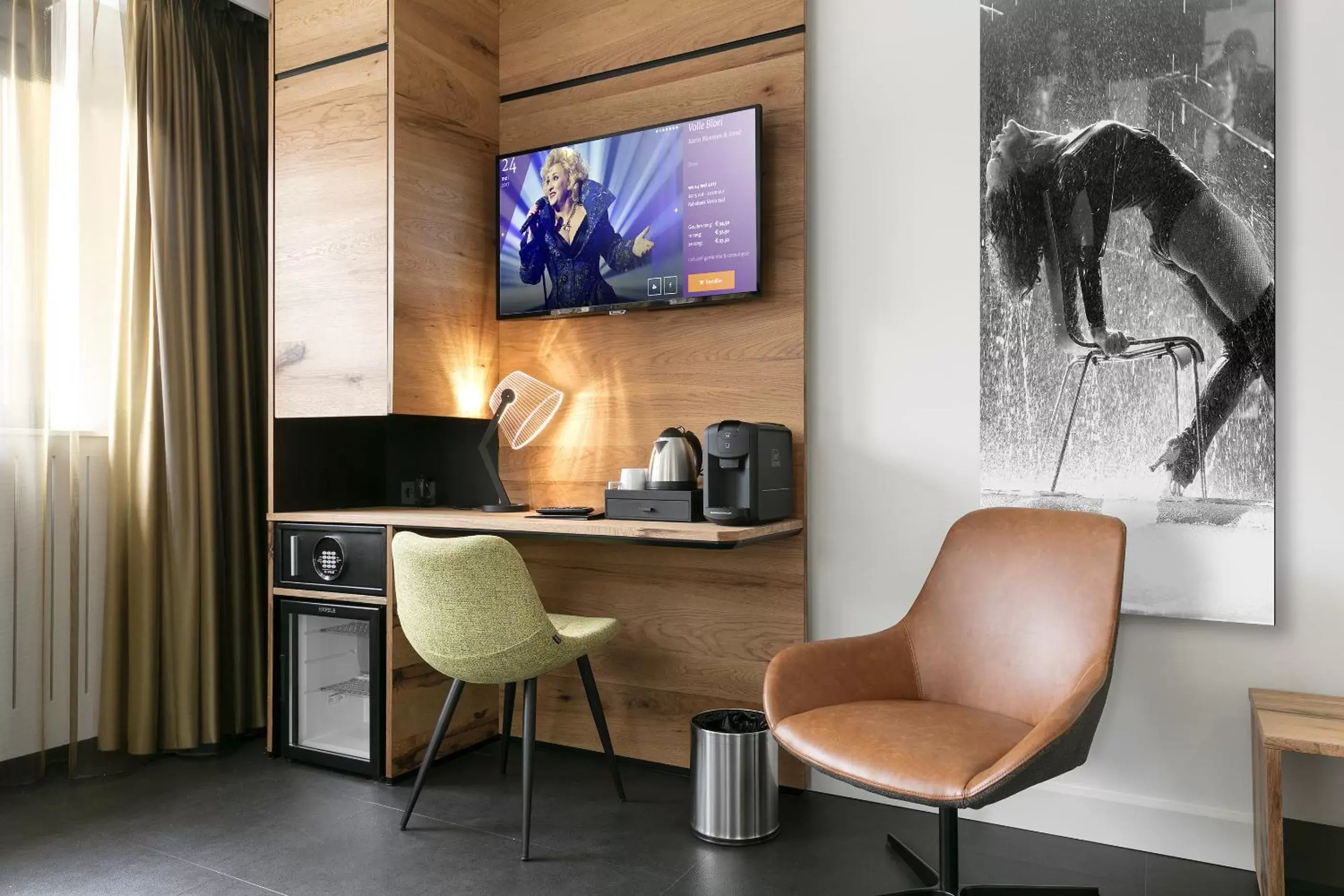 Coffee/tea facilities, TV/Entertainment Center in Theaterhotel Venlo