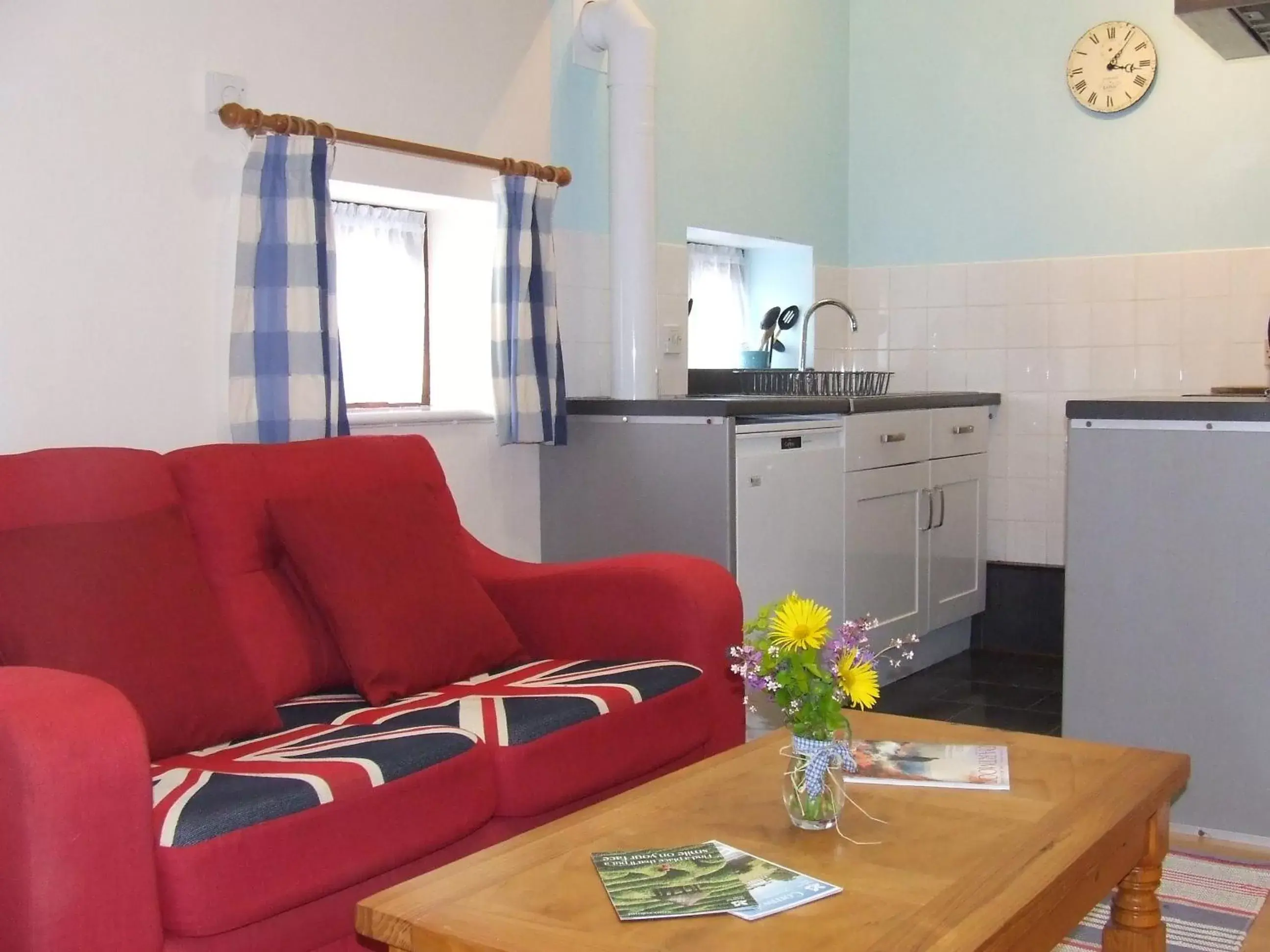 Living room, Seating Area in Lobhill Farmhouse Bed and Breakfast and Self Catering Accommodation