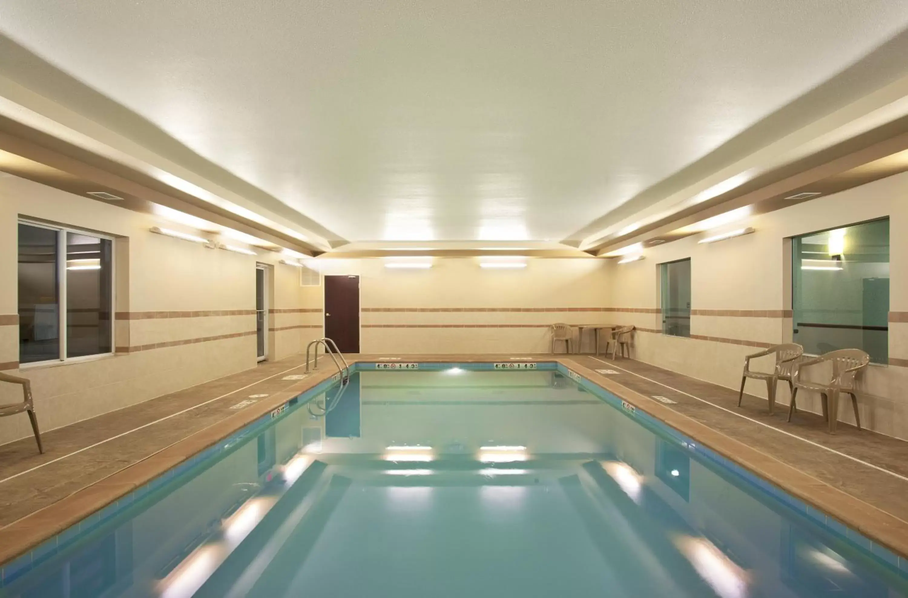 Swimming pool in Holiday Inn Express Le Roy, an IHG Hotel Swimming pool in Holiday Inn Express Le Roy, an IHG Hotel