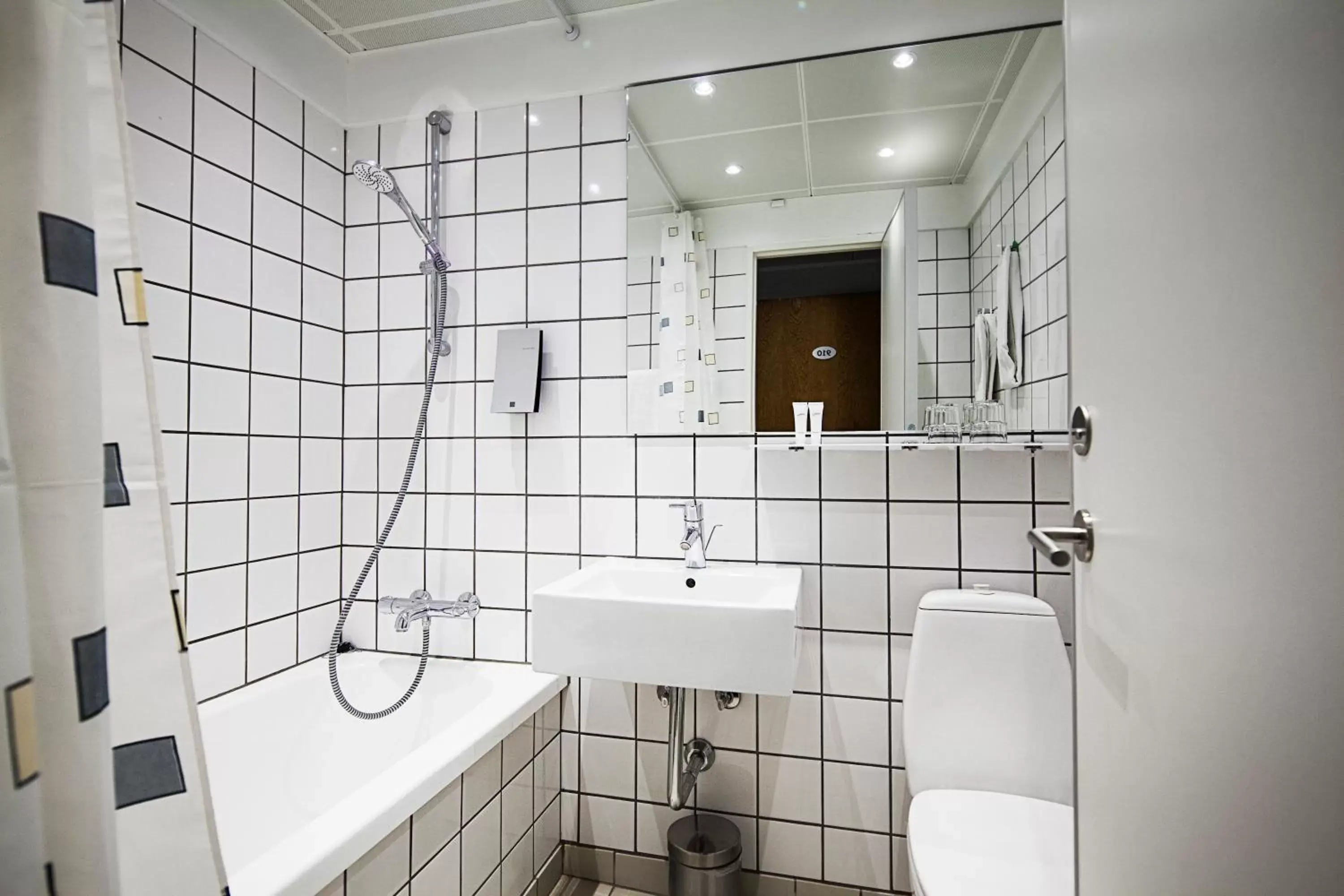 Bathroom in Hotel Atlantic