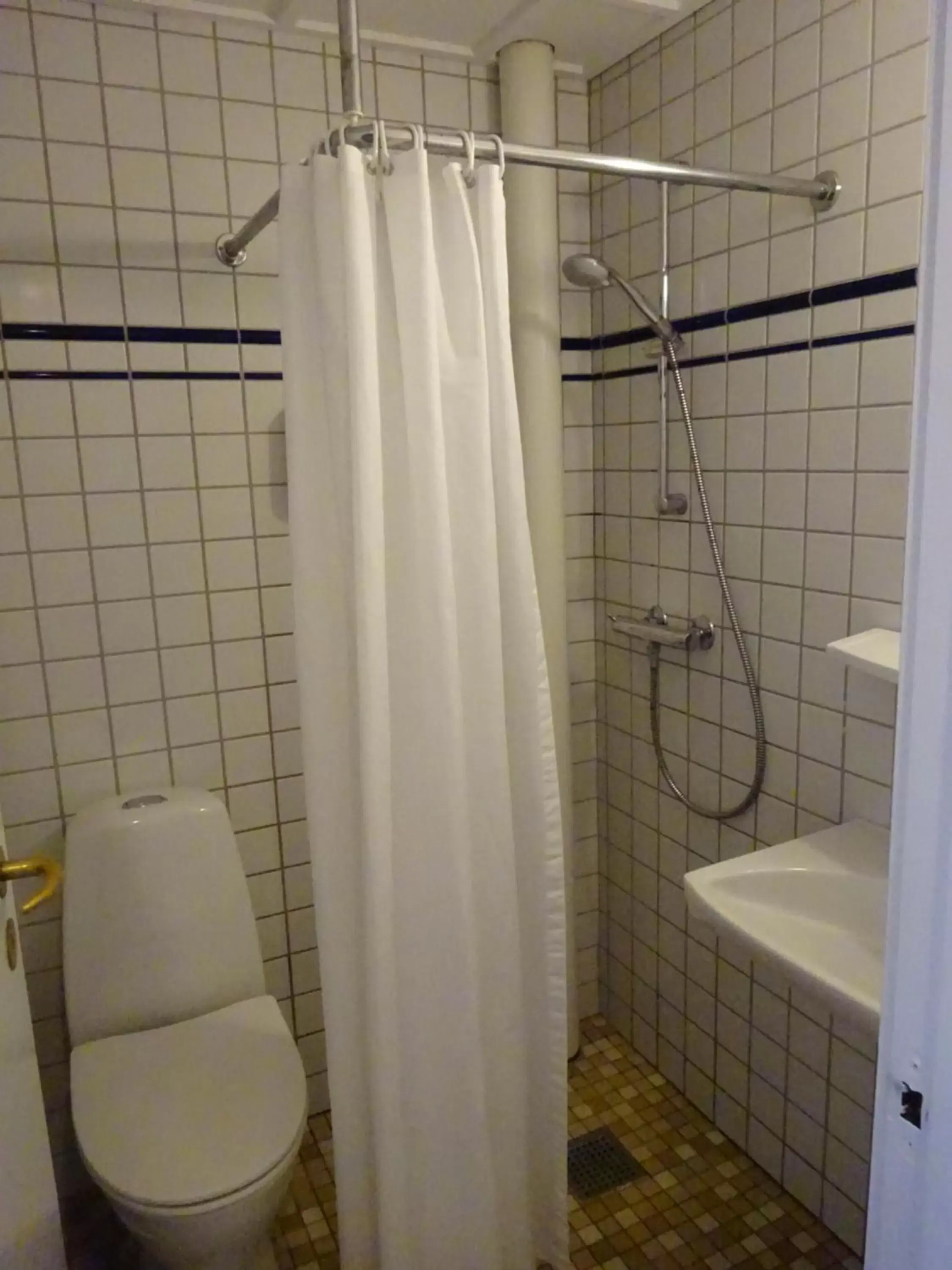 Photo of the whole room, Bathroom in City Hotel Nebo