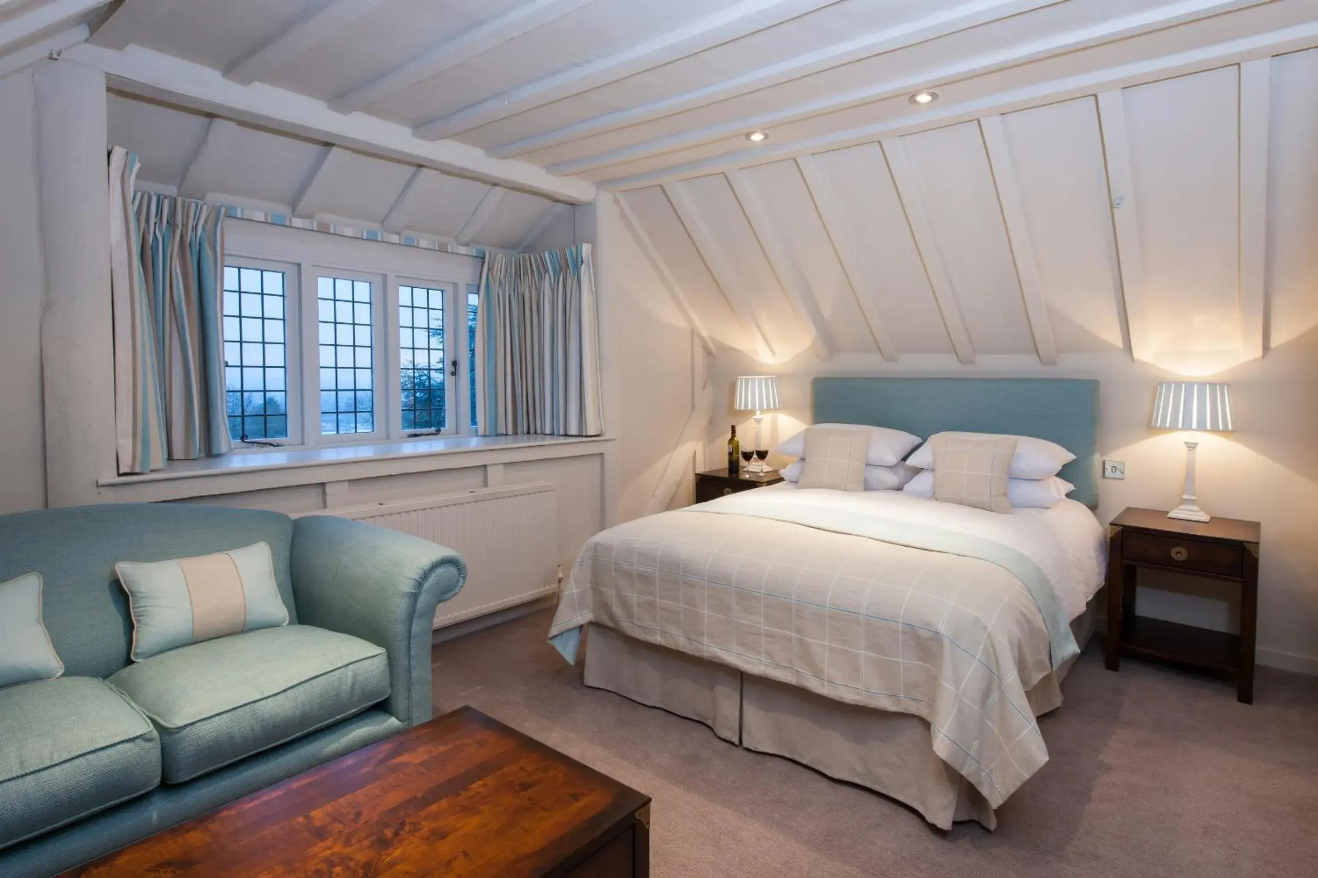 Bed in The Manor Elstree
