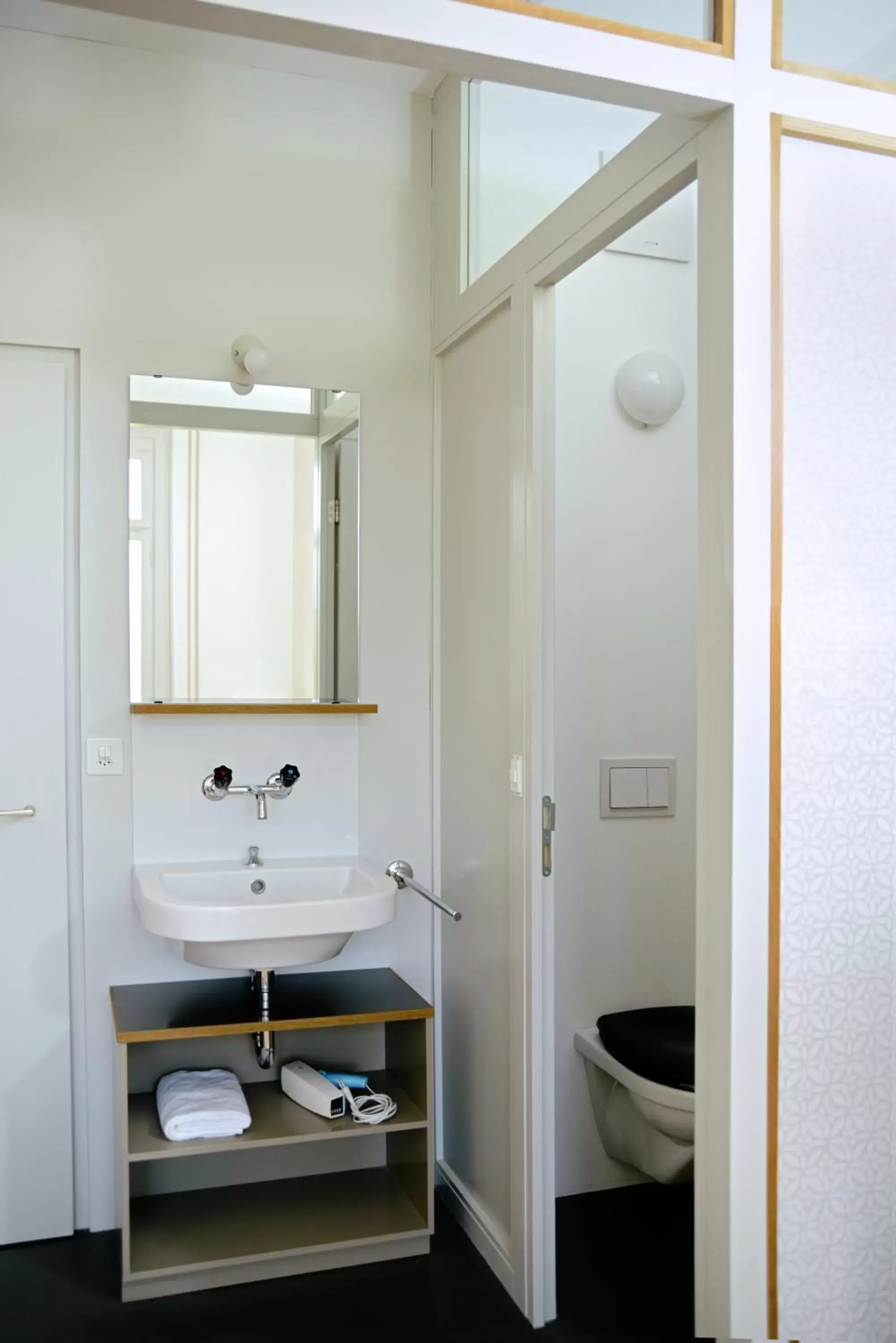 Photo of the whole room, Bathroom in Militärkantine St. Gallen