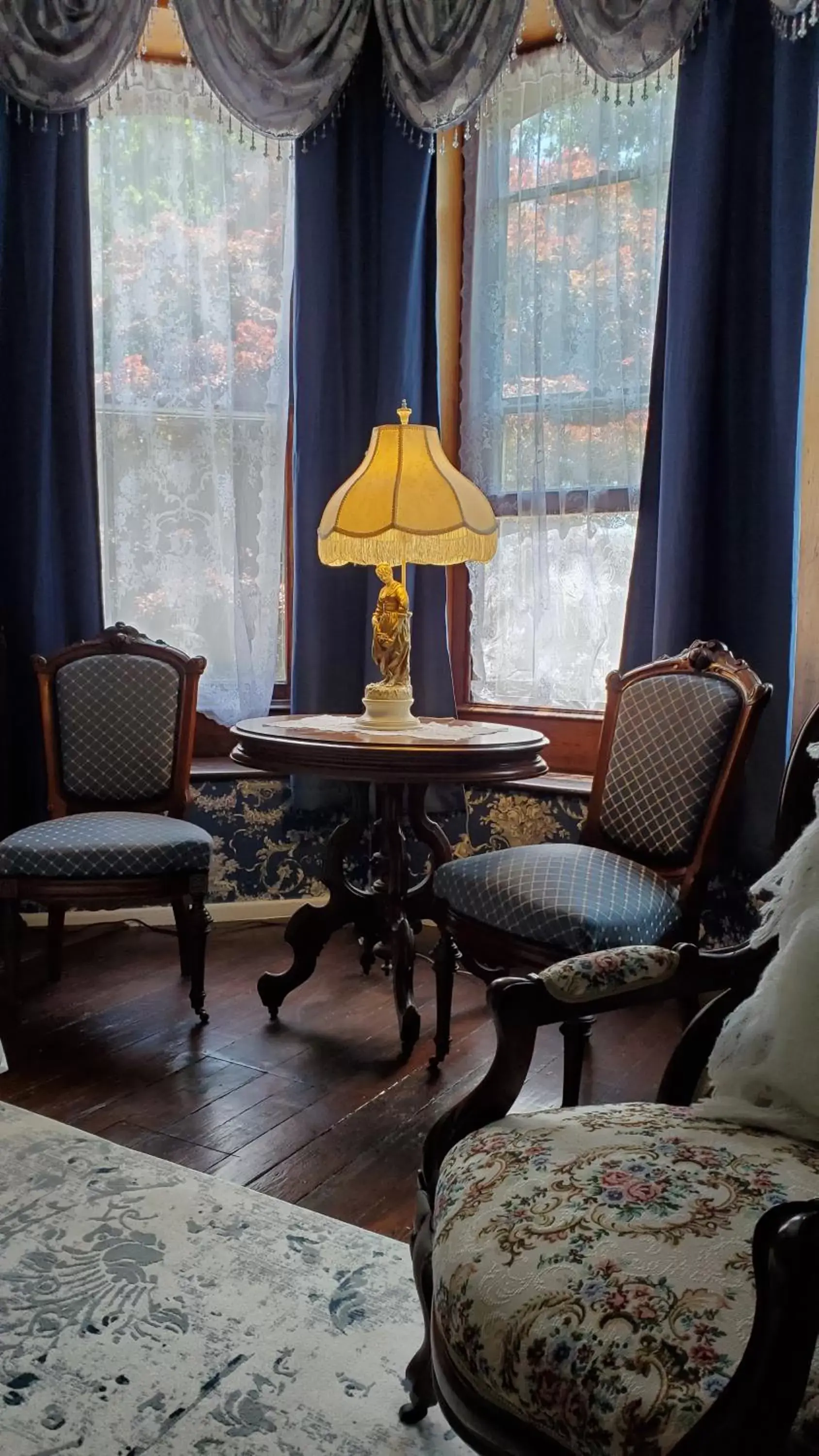 Seating Area in Gifford-Risley House Bed and Breakfast