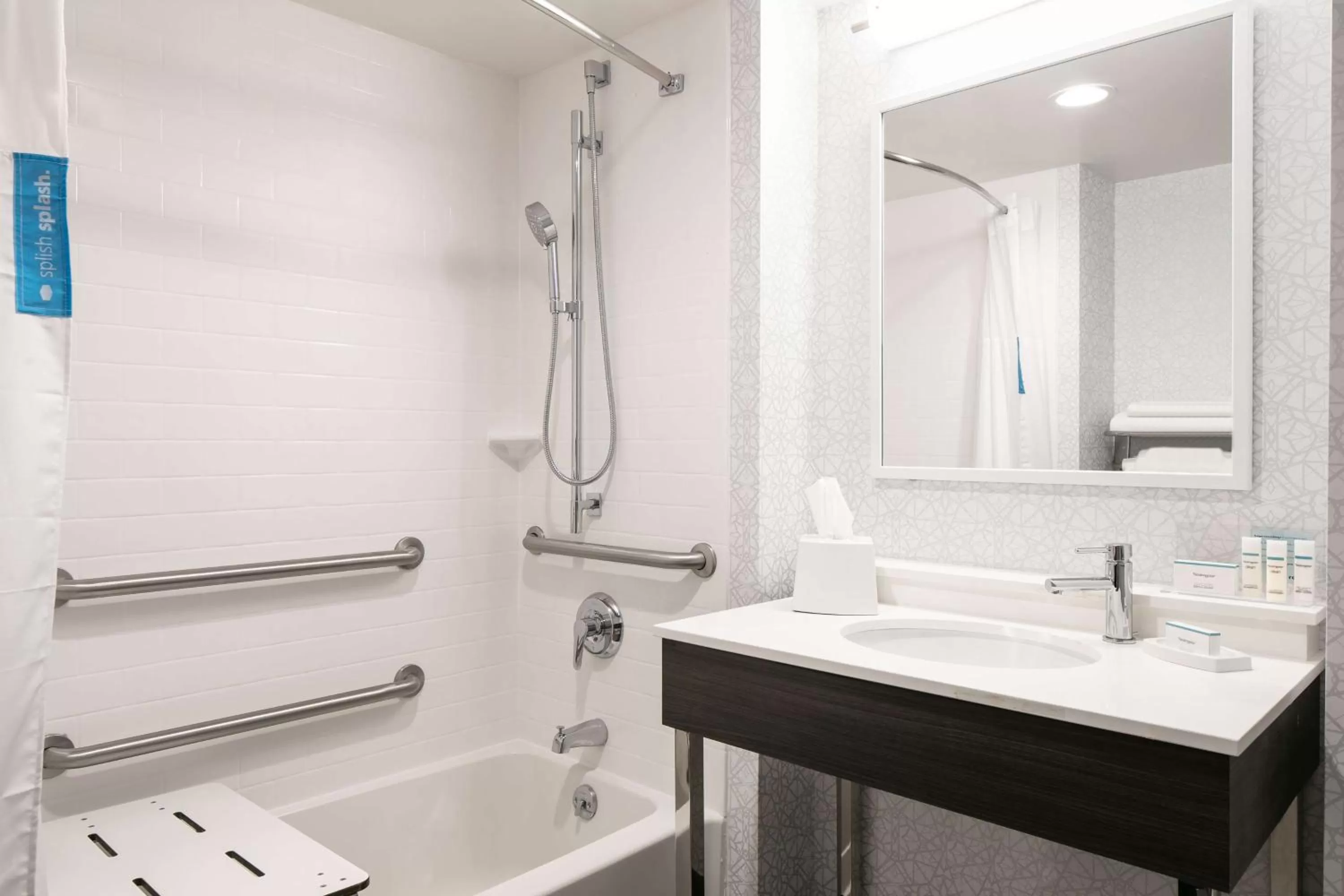 Bathroom in Hampton Inn Dubuque