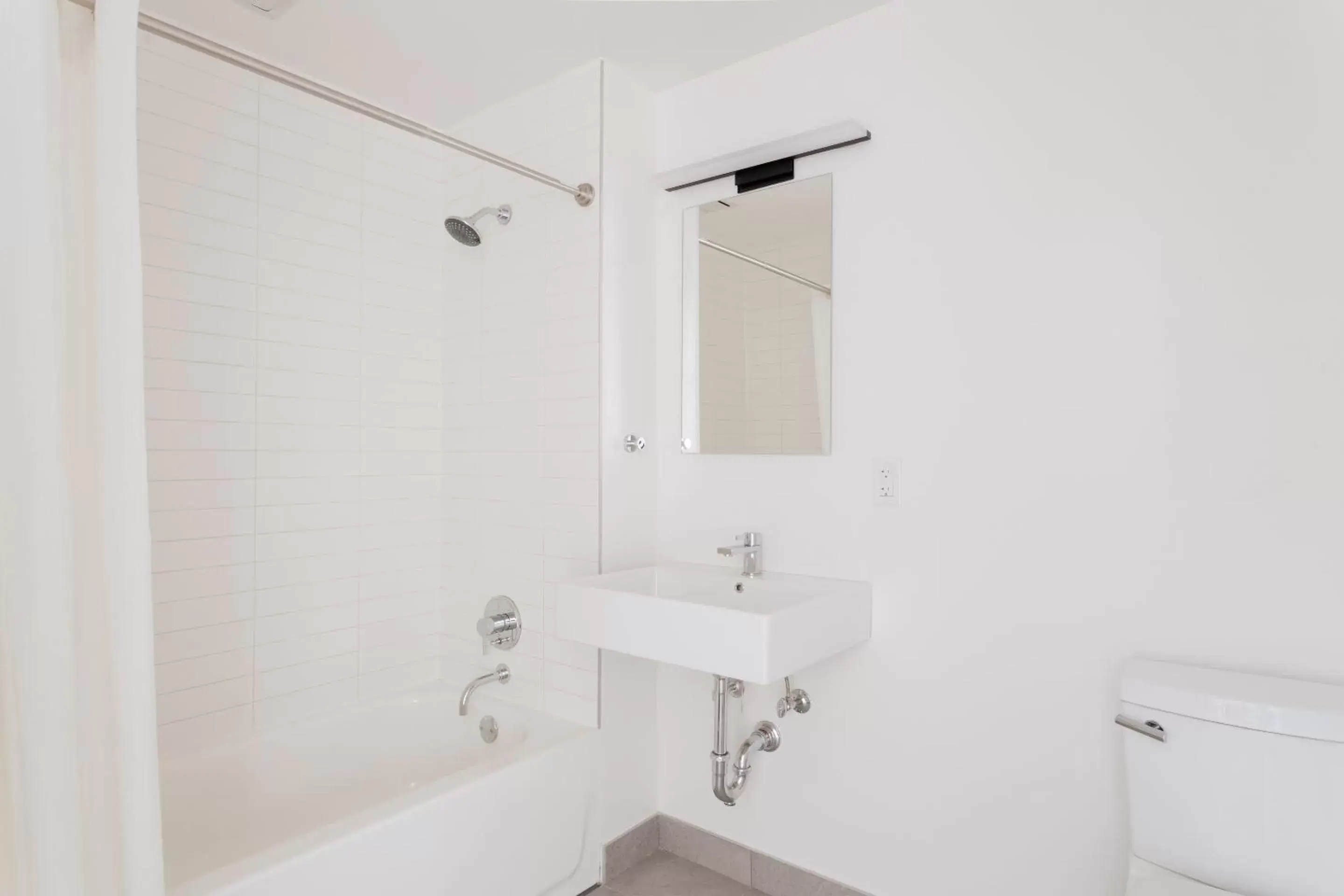 Living room, Bathroom in Sonder Court Square