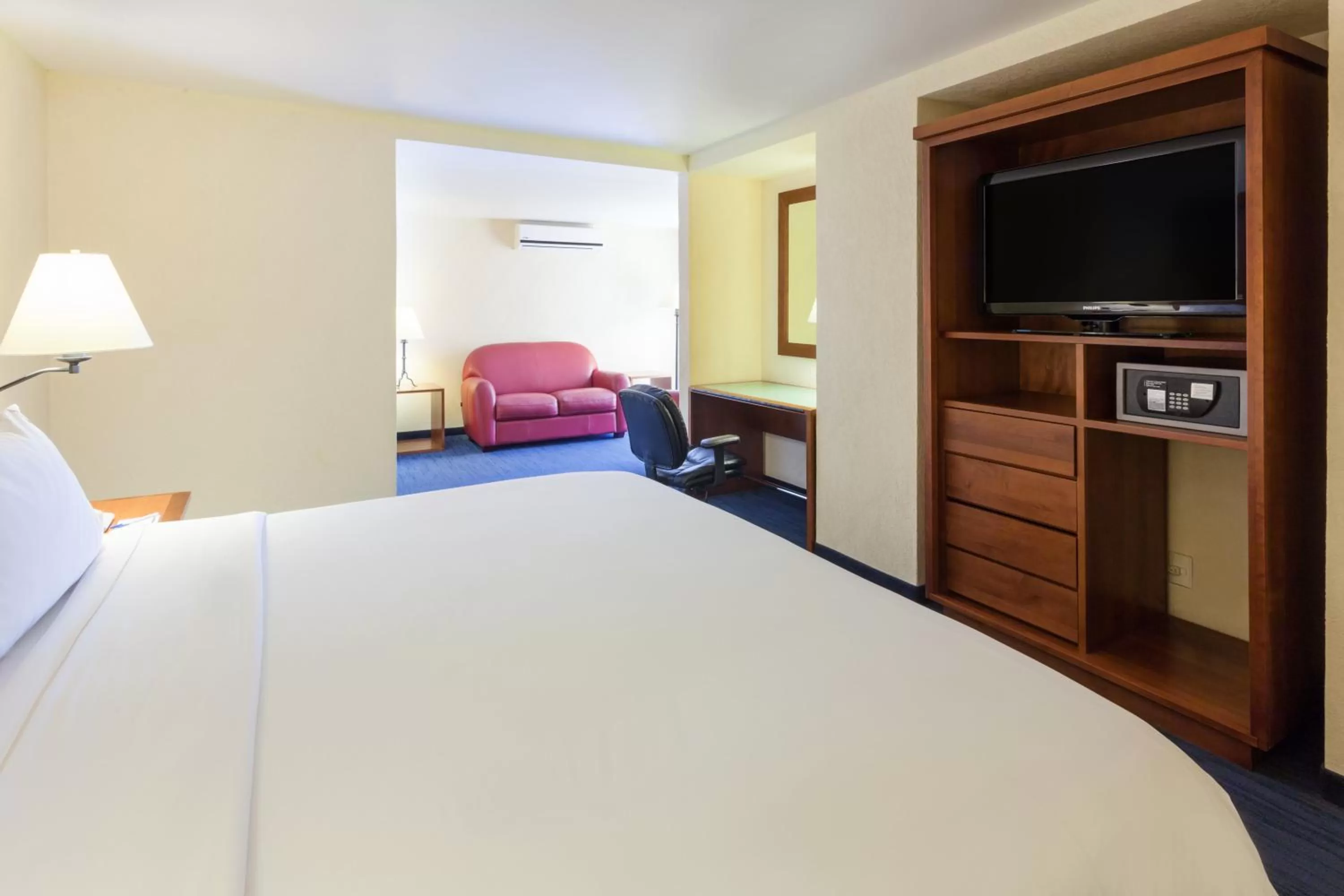 Bedroom, Bed in Holiday Inn Express Oaxaca - Centro Historico by IHG
