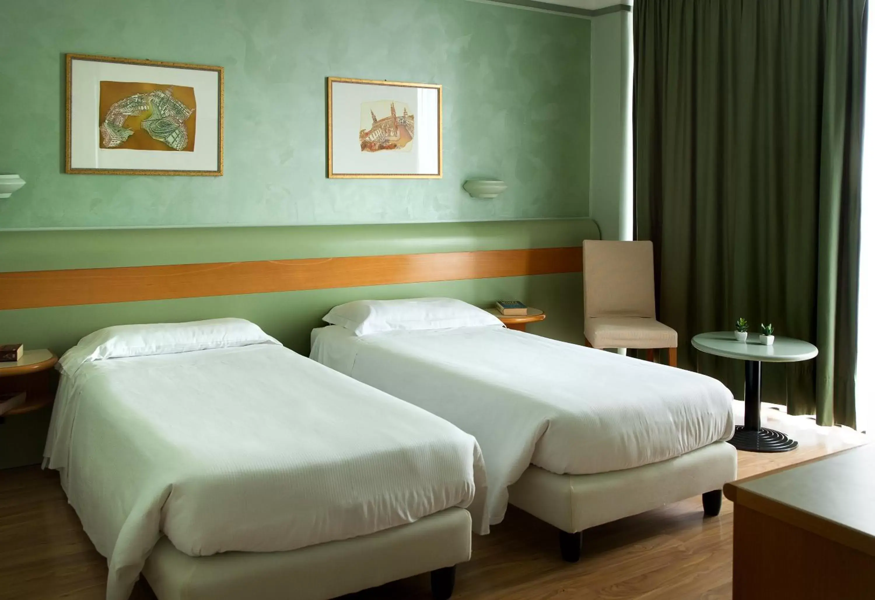 Bedroom, Bed in Hotel Leonardo da Vinci Bedroom, Bed in Hotel Leonardo da Vinci