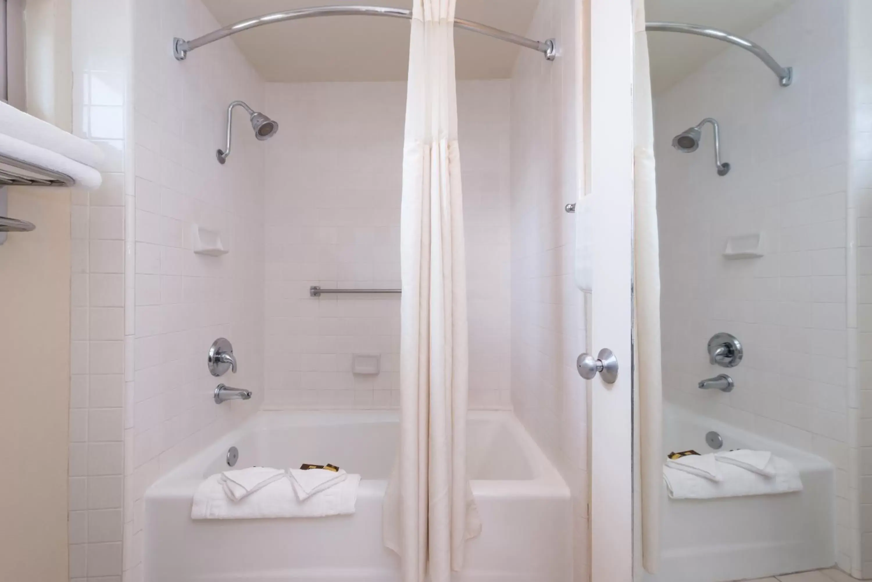 Bathroom in Best Western Plus Black Oak