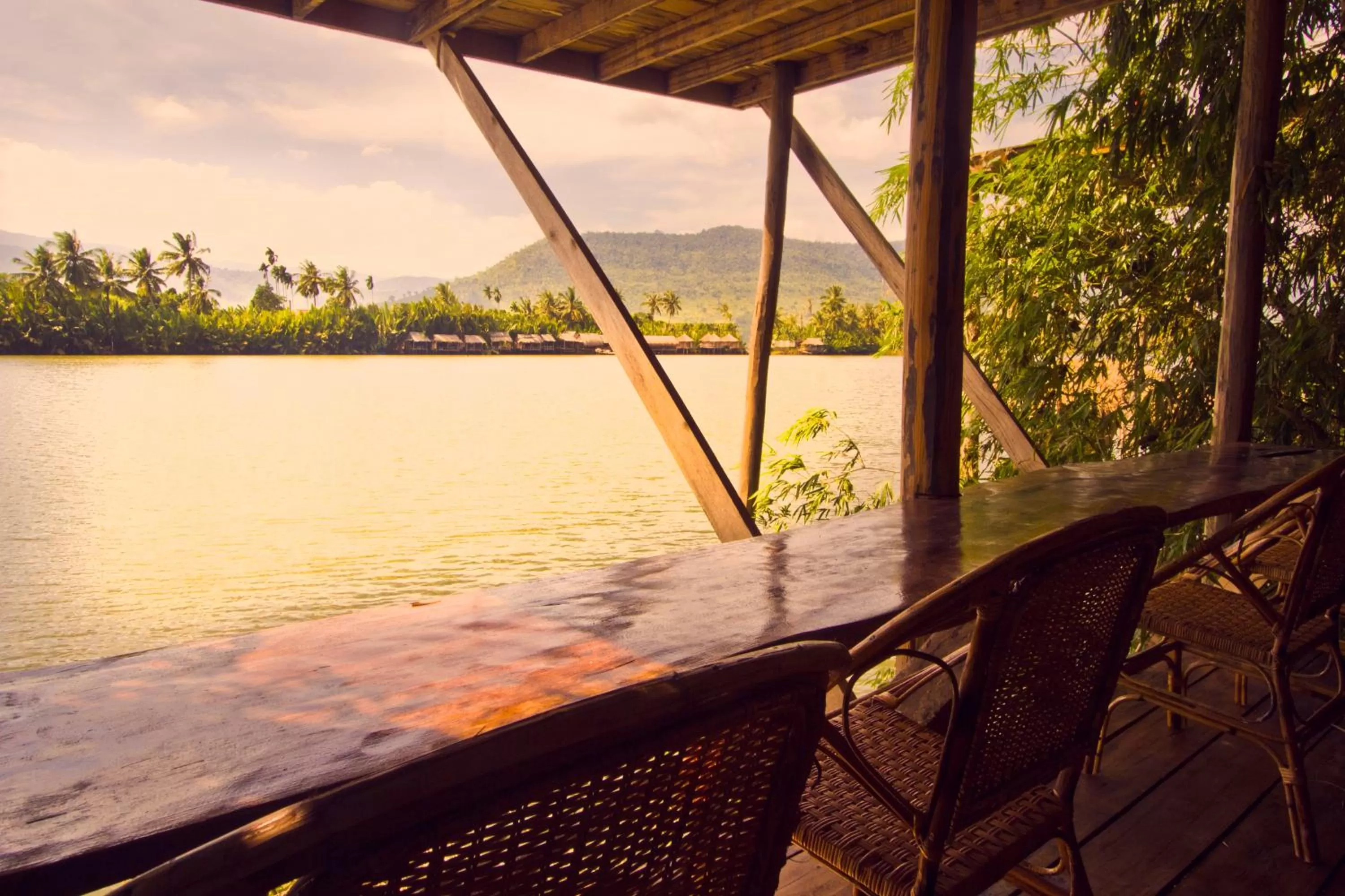 Restaurant/places to eat in Sabay Beach