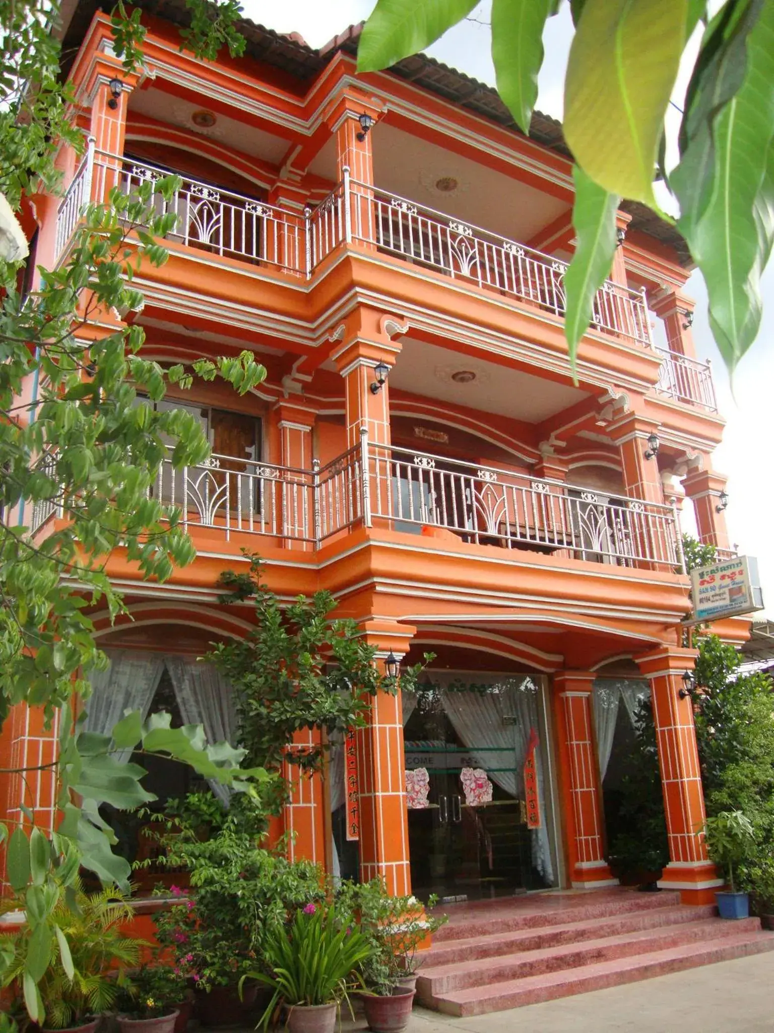 Facade/entrance, Property Building in Sam So Guesthouse