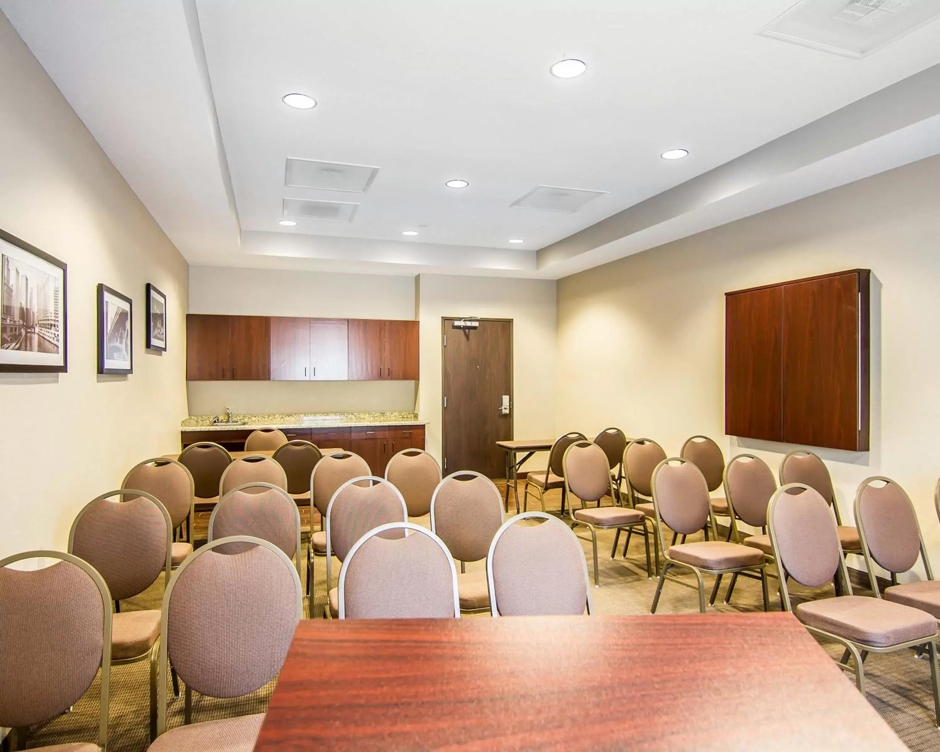 Meeting/conference room in MainStay Suites Lufkin