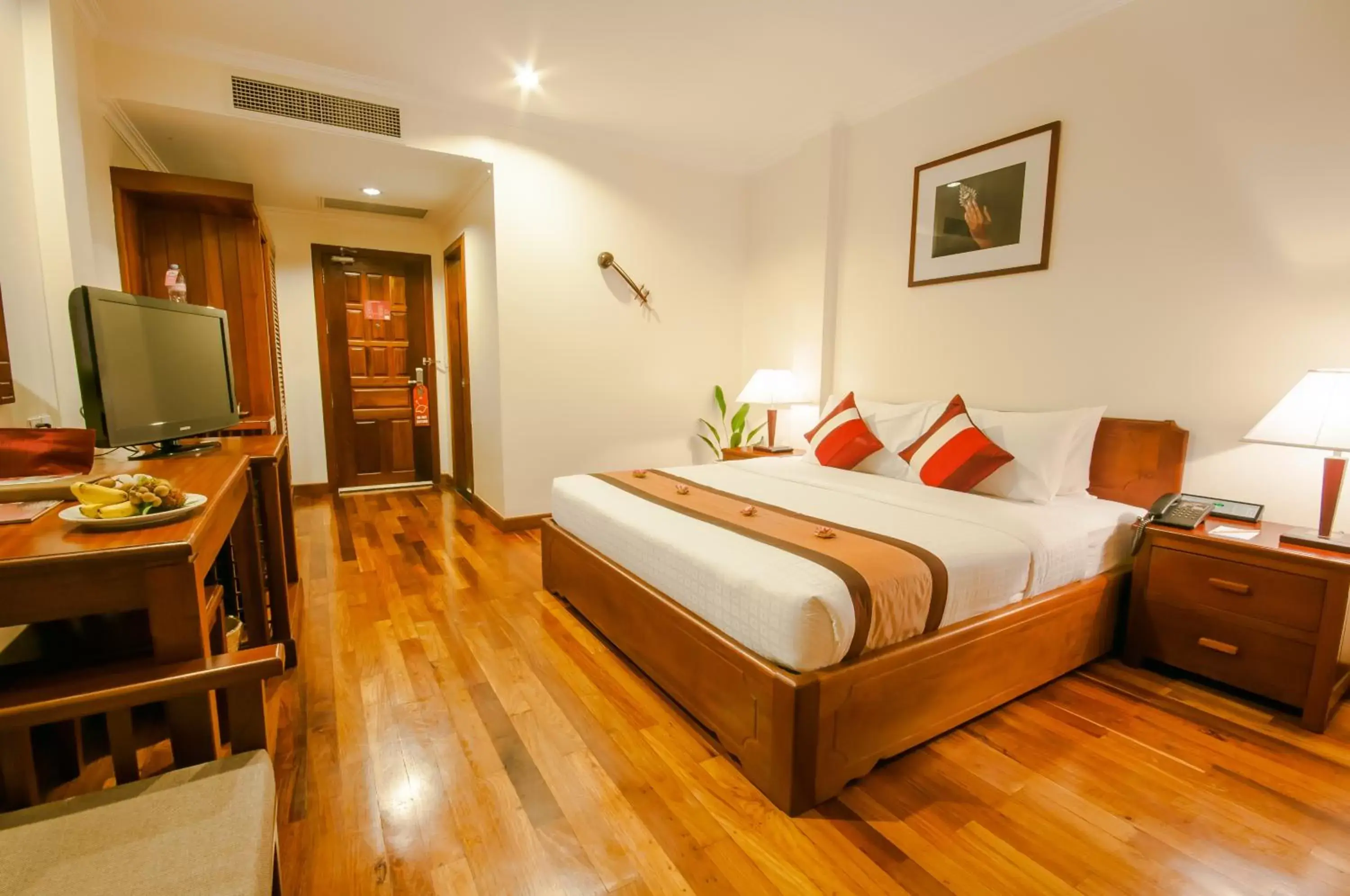 Bedroom, Bed in Saem Siemreap Hotel