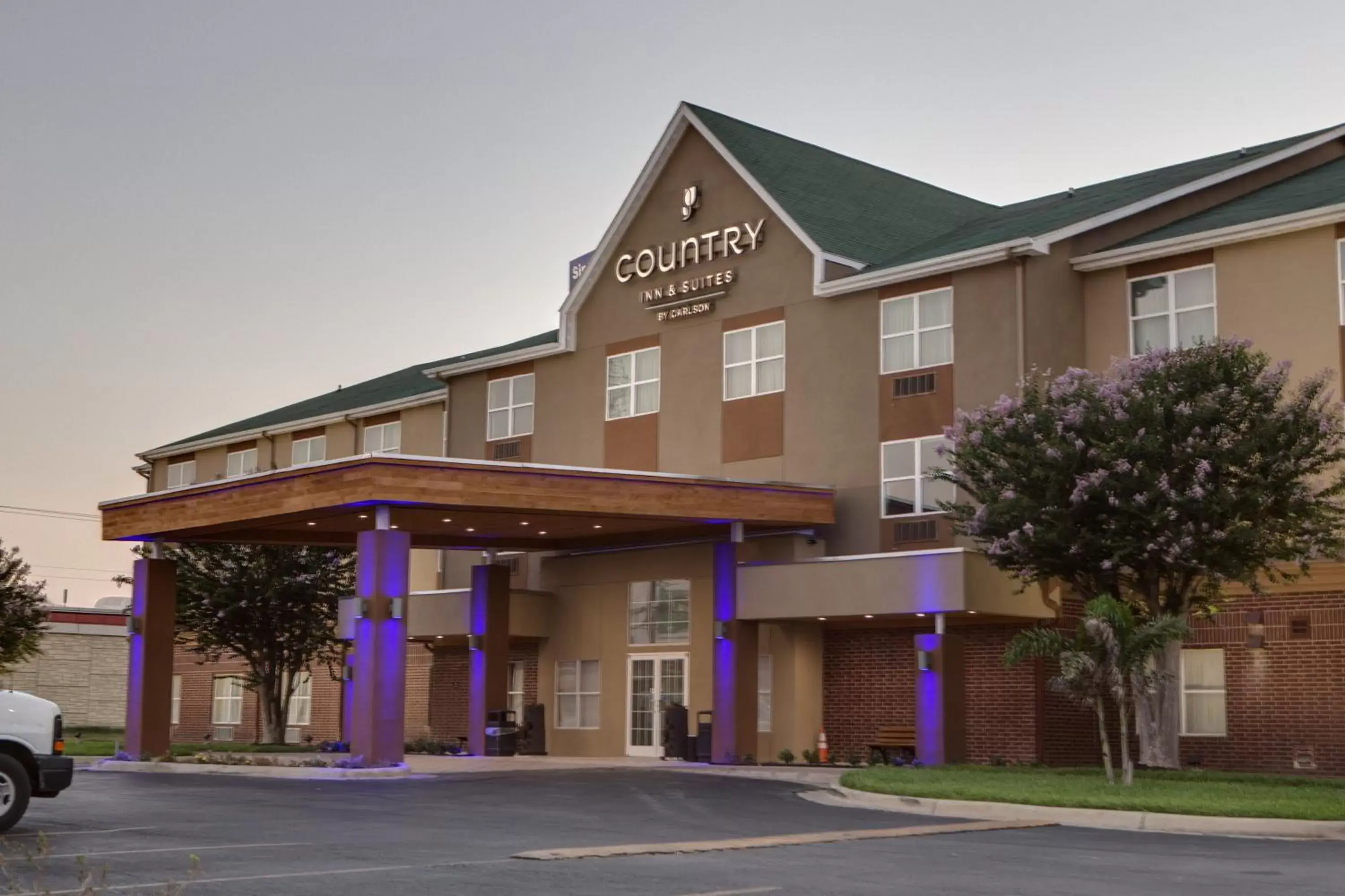 Facade/entrance, Property Building in Country Inn & Suites by Radisson, Harlingen, TX