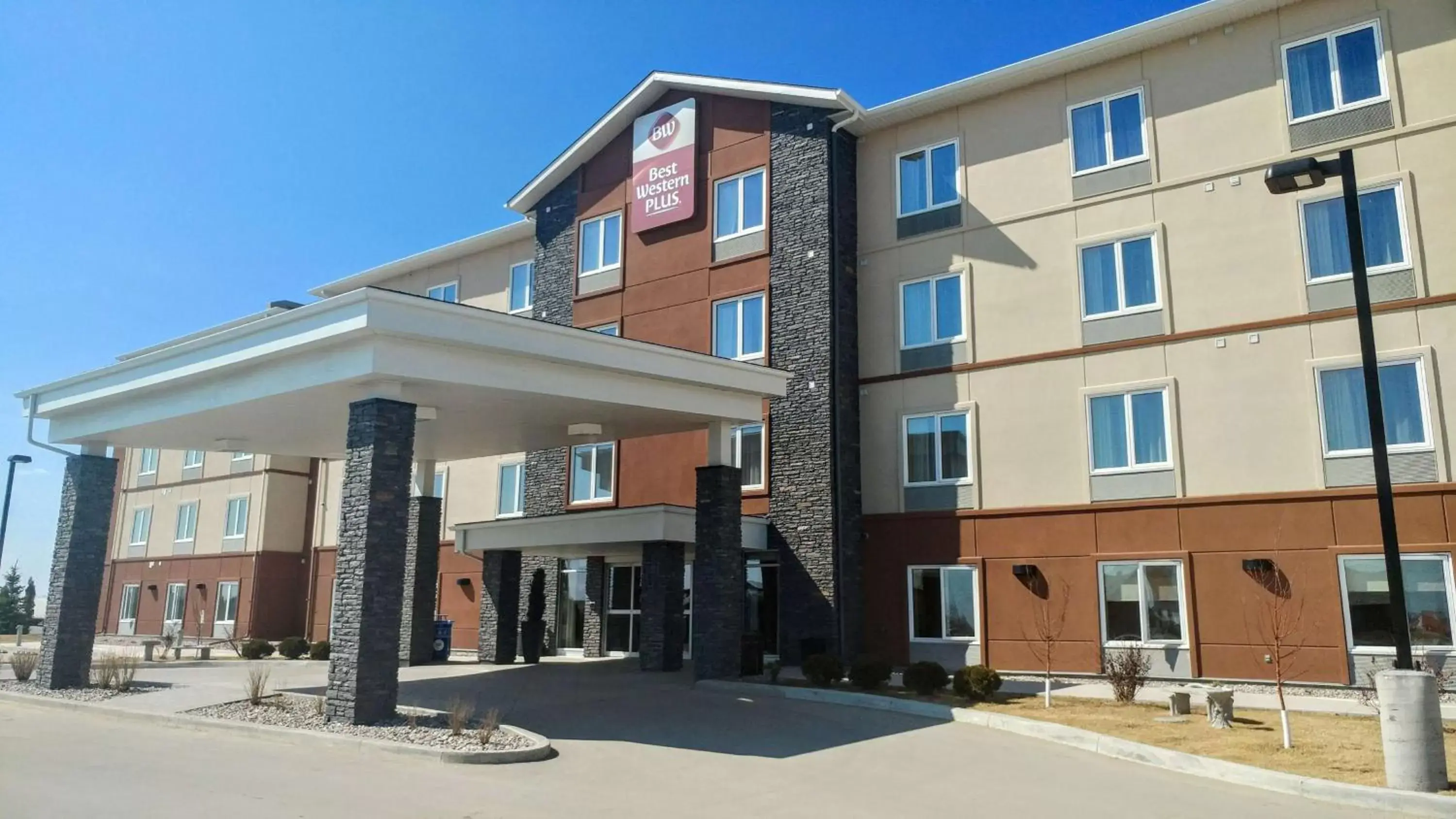 Property Building in Best Western Plus Winnipeg West