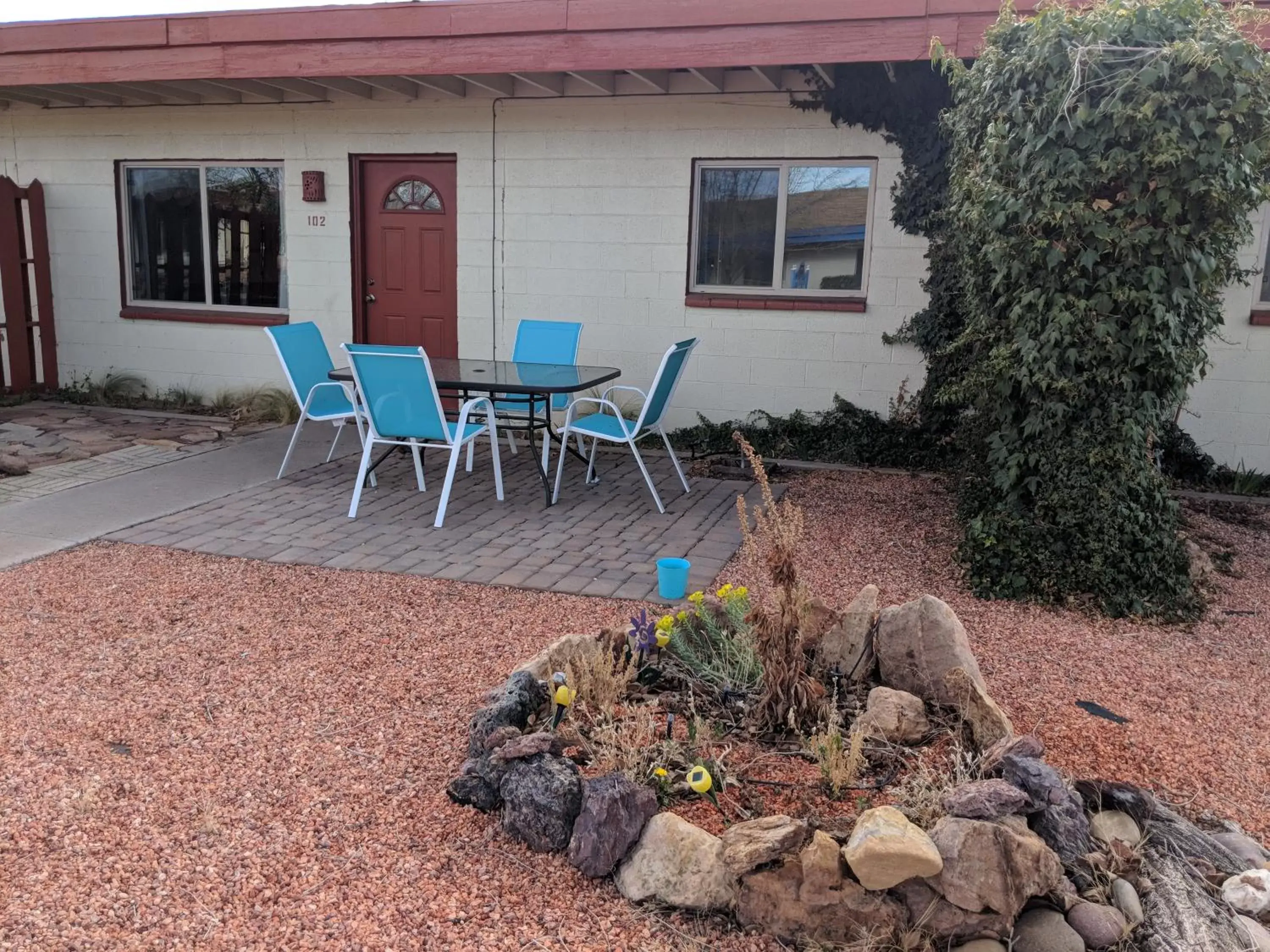 Property building in Red Rock Motel