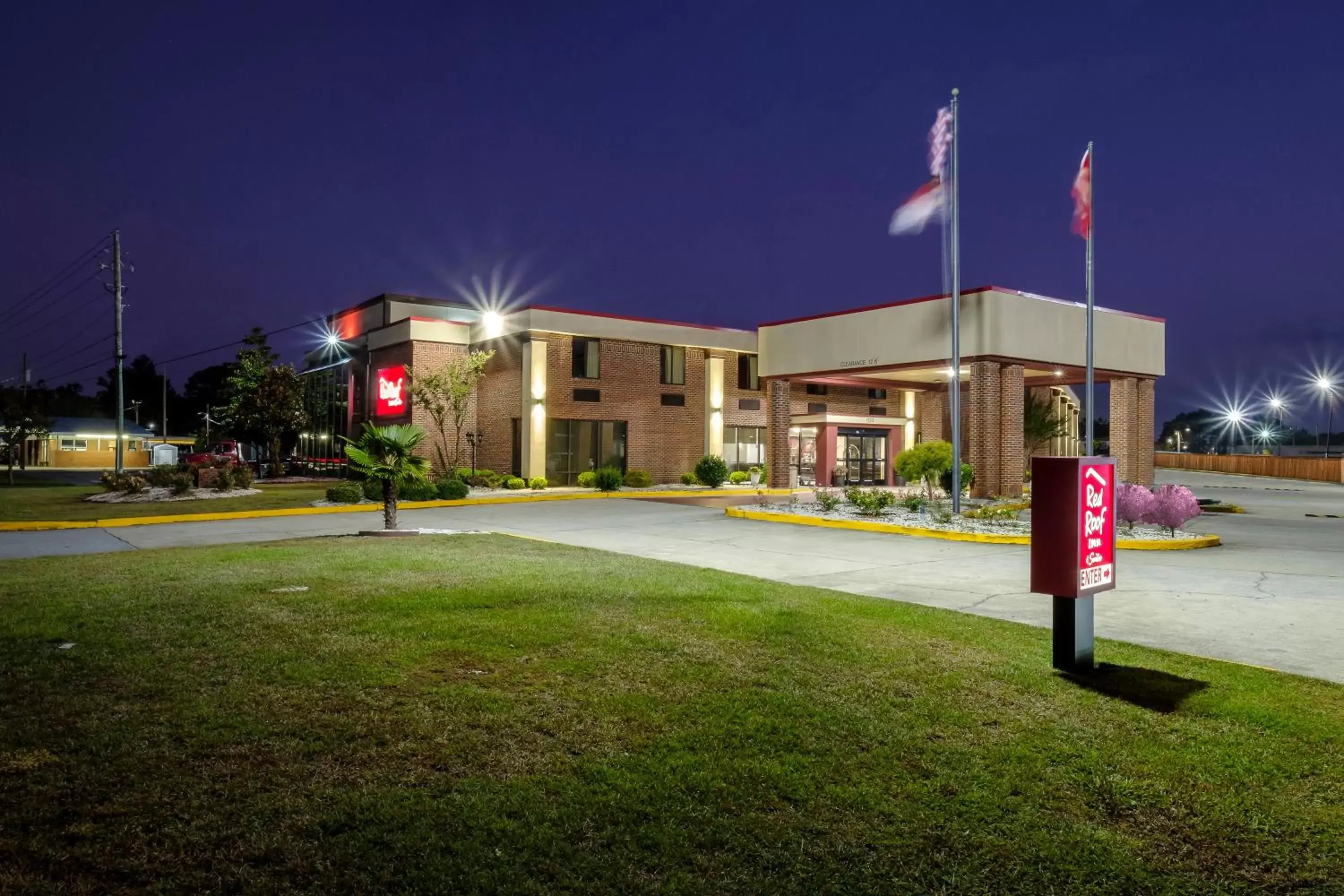 Property Building in Red Roof Inn & Suites Jacksonville, NC