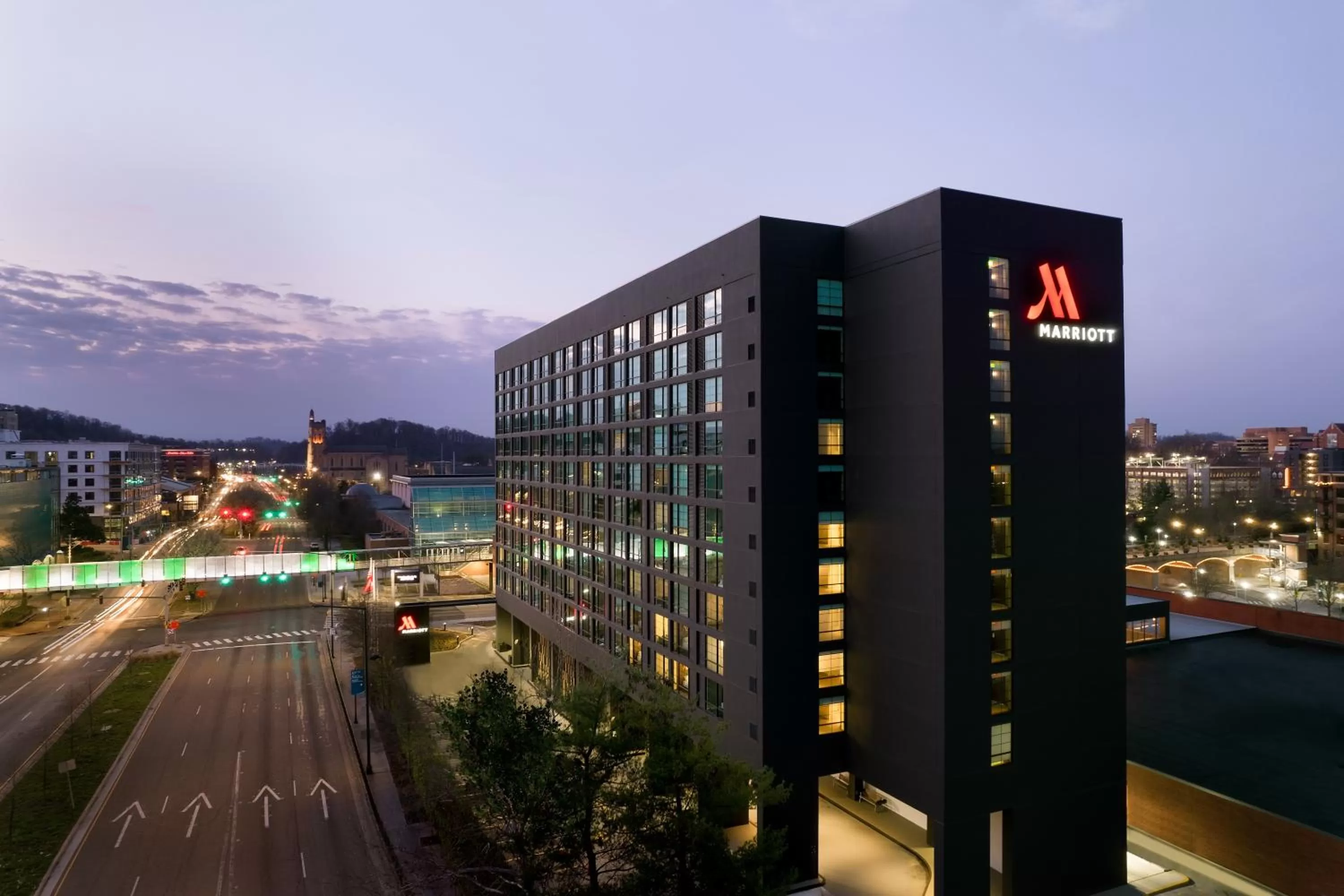Property building in Marriott Knoxville Downtown