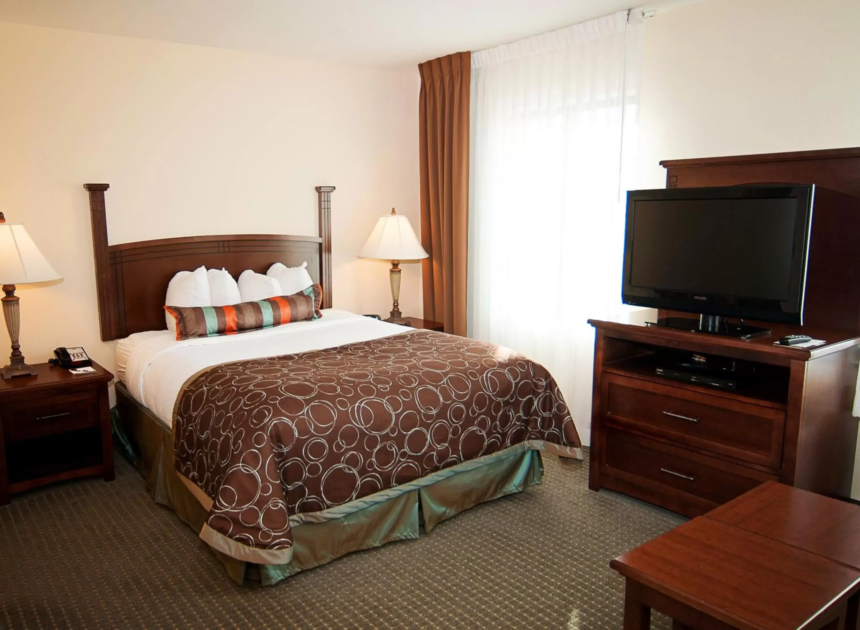 TV and multimedia, Room Photo in Staybridge Suites Wichita, an IHG Hotel