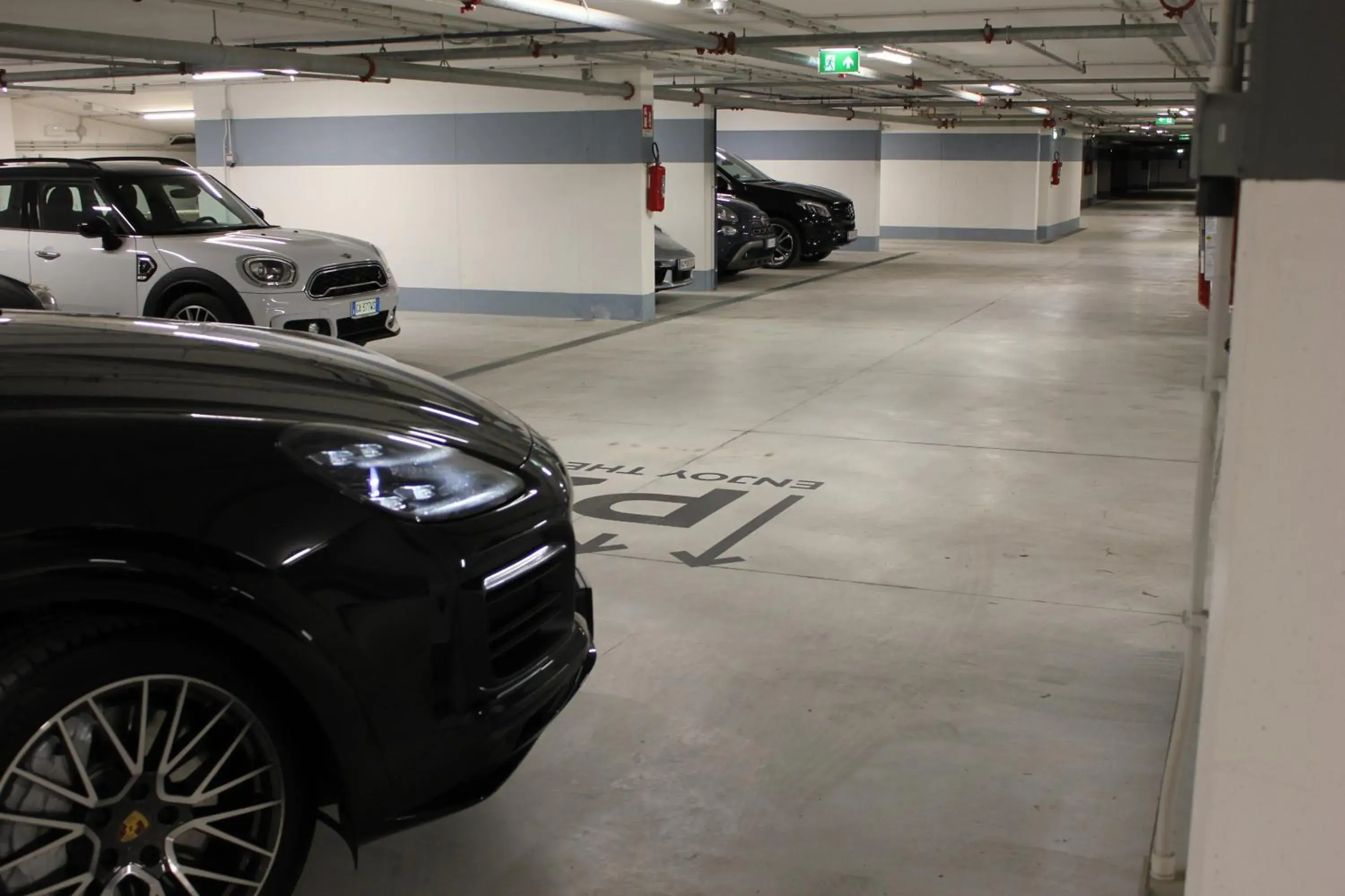 Parking in J44 Lifestyle Hotel