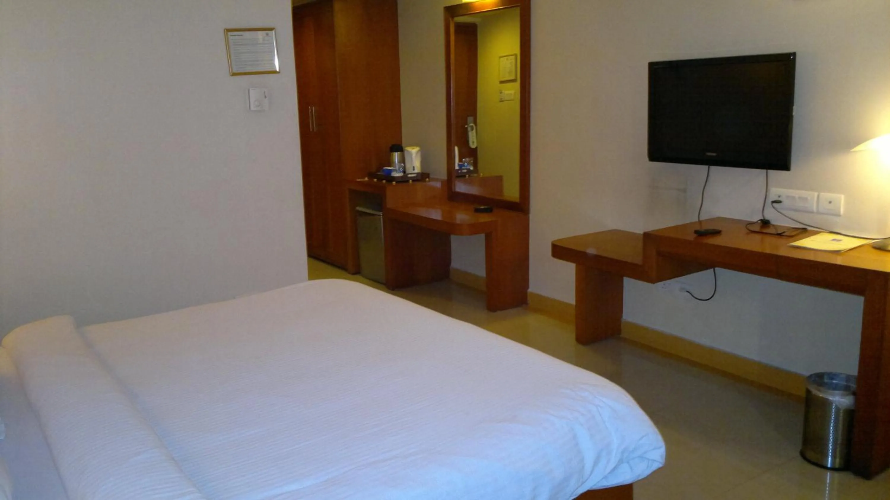 Photo of the whole room, Bed in Comfort Inn