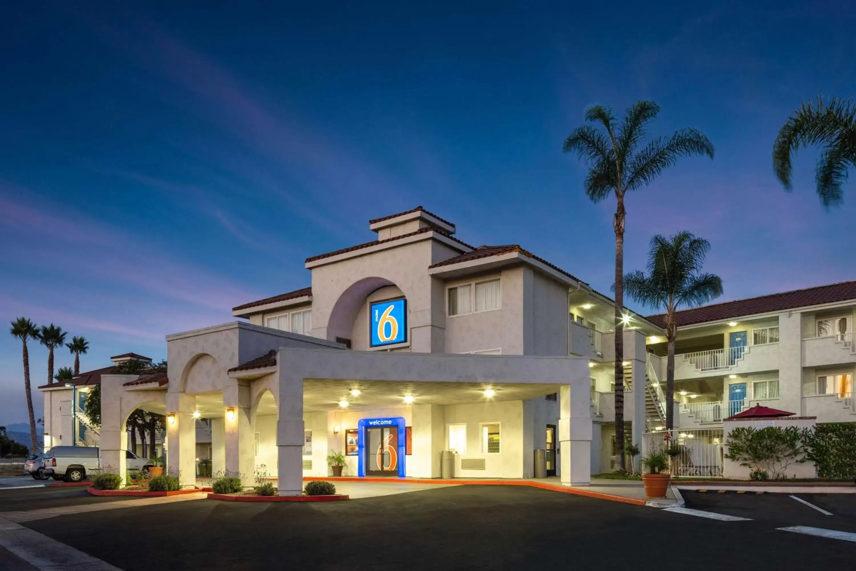 Property building in Motel 6-Ventura, CA - South Property building in Motel 6-Ventura, CA - South