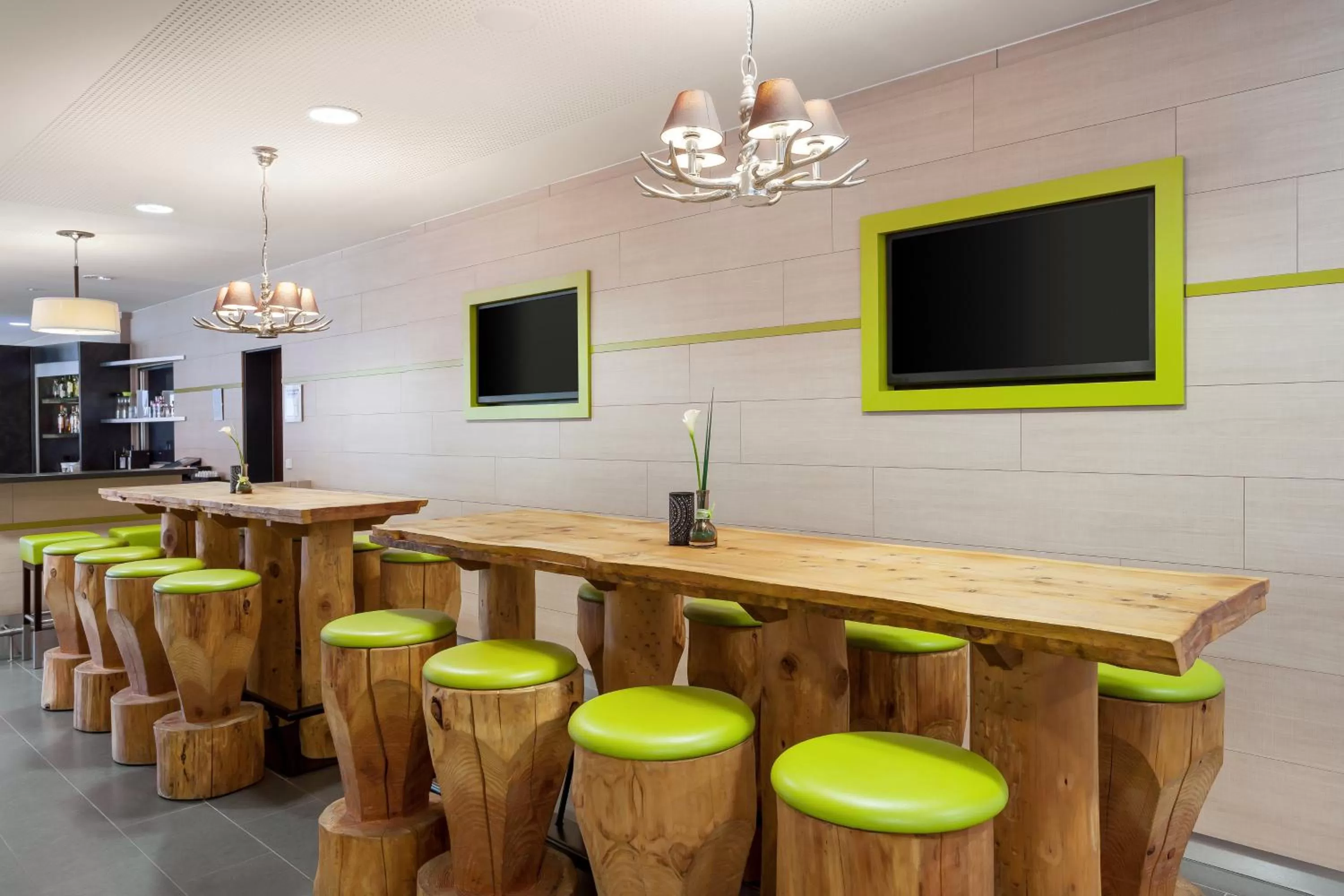 Lounge or bar in Holiday Inn Express Augsburg by IHG