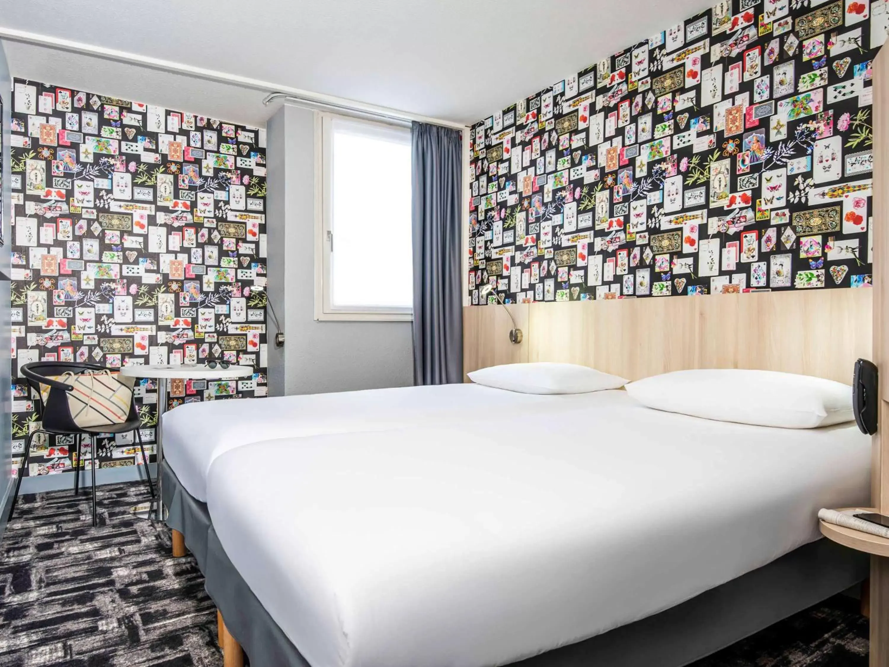 Photo of the whole room, Bed in ibis Styles Reims Centre