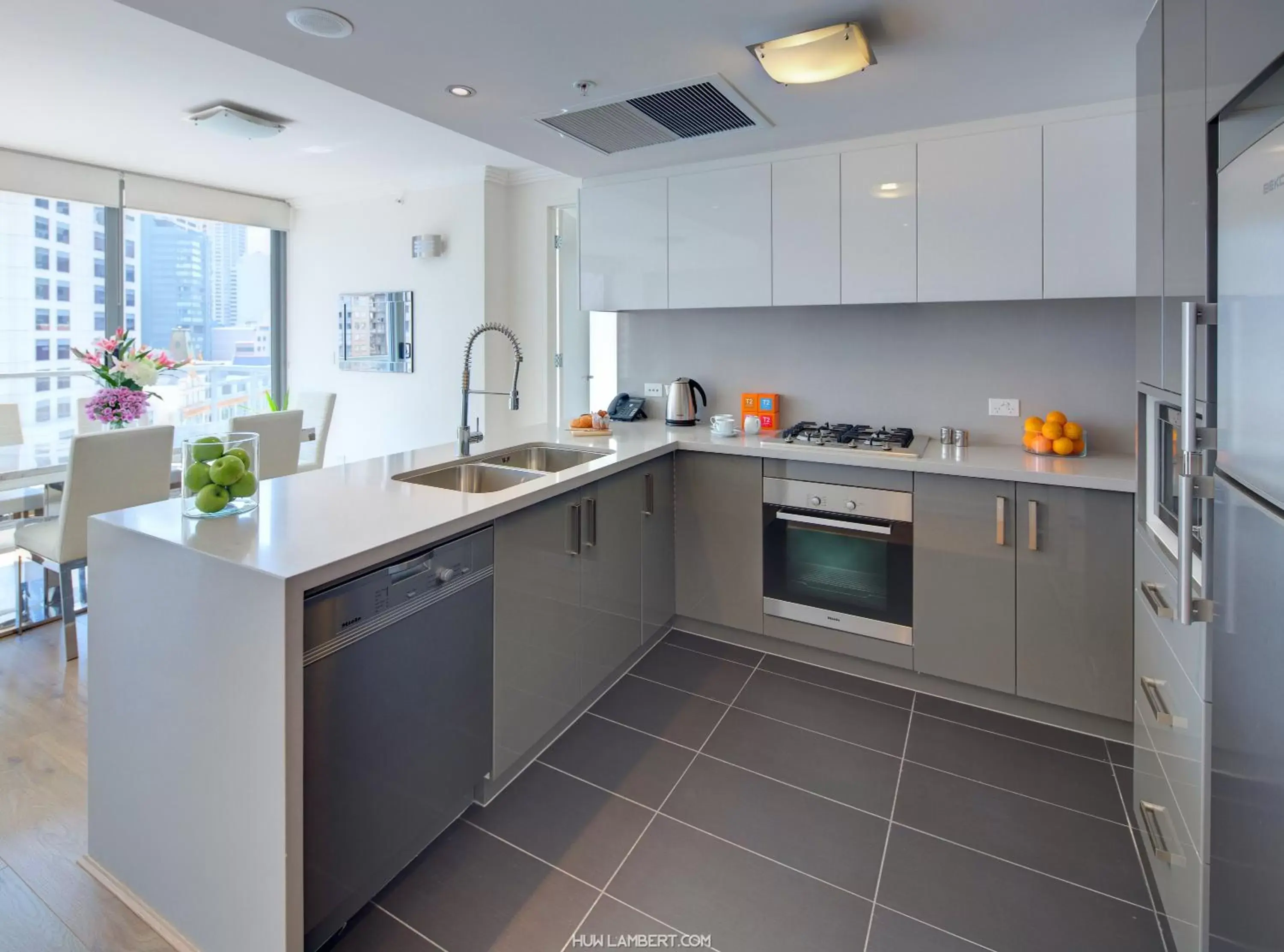 Kitchen or kitchenette, Kitchen/Kitchenette in Zara Tower – Luxury Suites and Apartments