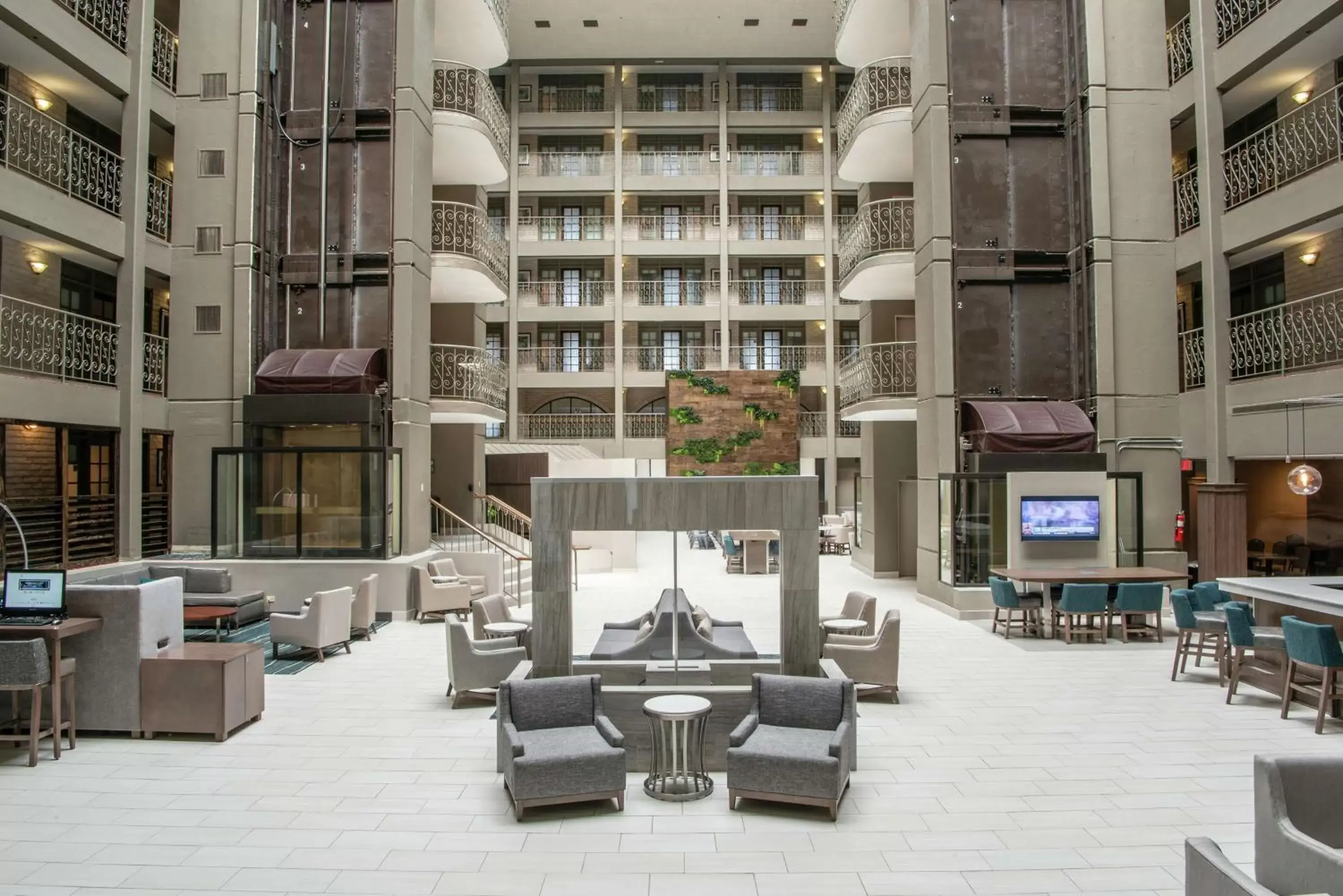 Lobby or reception in Embassy Suites by Hilton Chicago Schaumburg Woodfield
