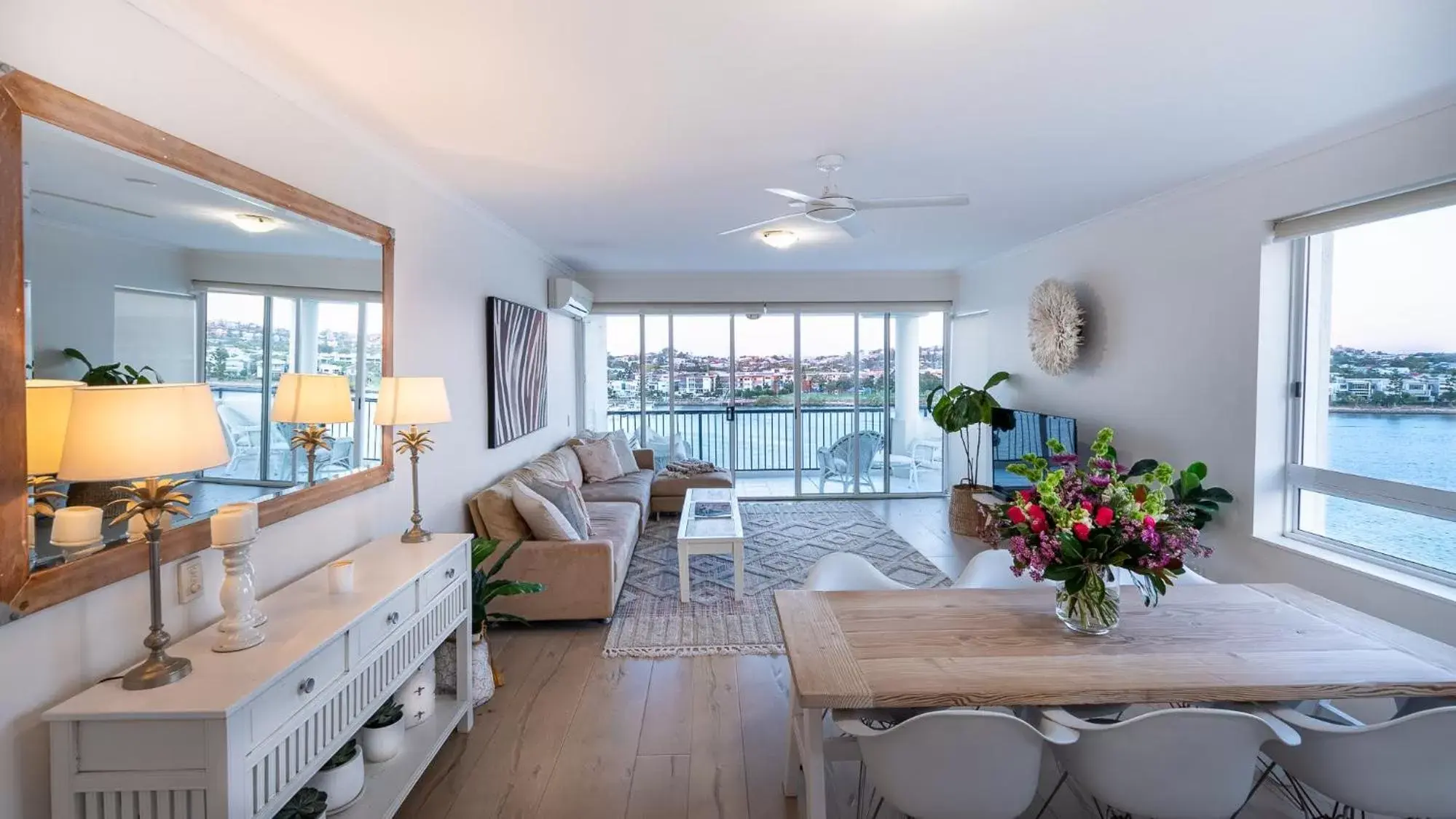 Living room in Goldsborough Place Apartments