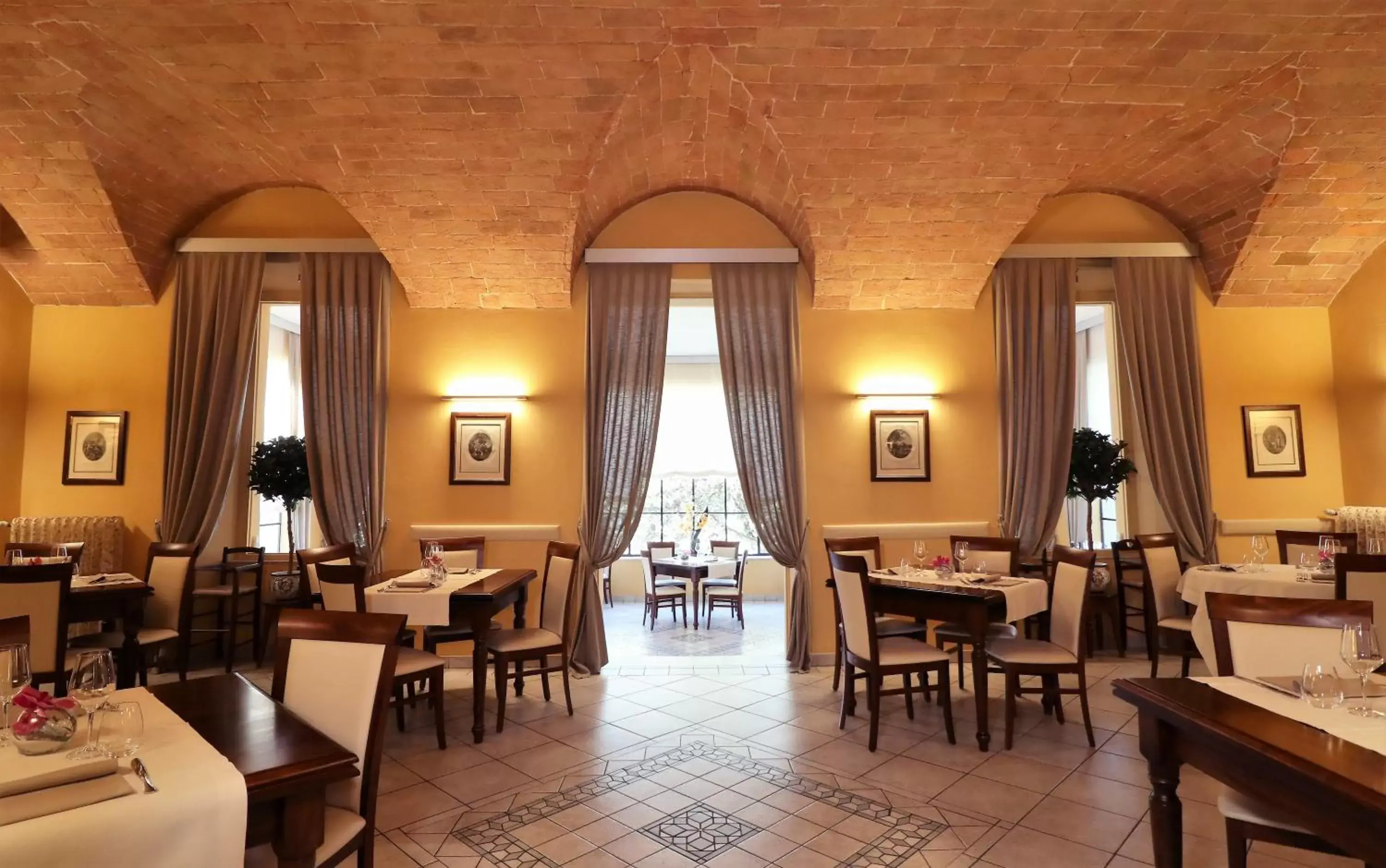 Restaurant/Places to Eat in Albergo Chiusarelli