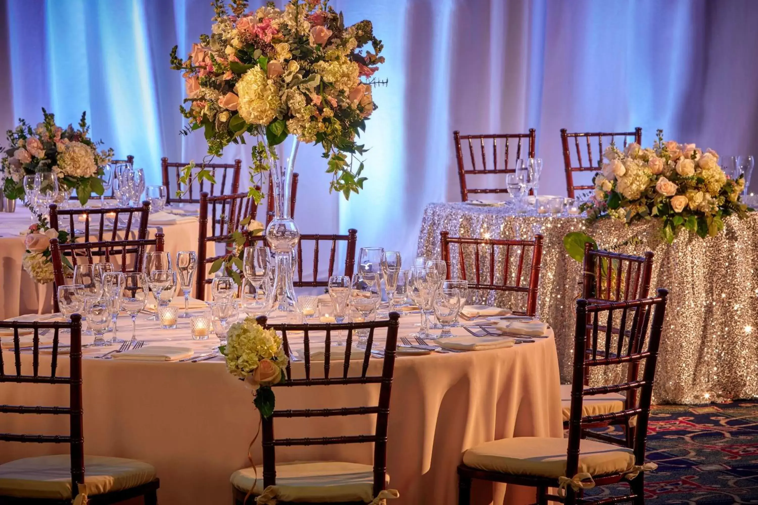 Banquet/Function facilities, Restaurant/Places to Eat in Torrance Marriott Redondo Beach