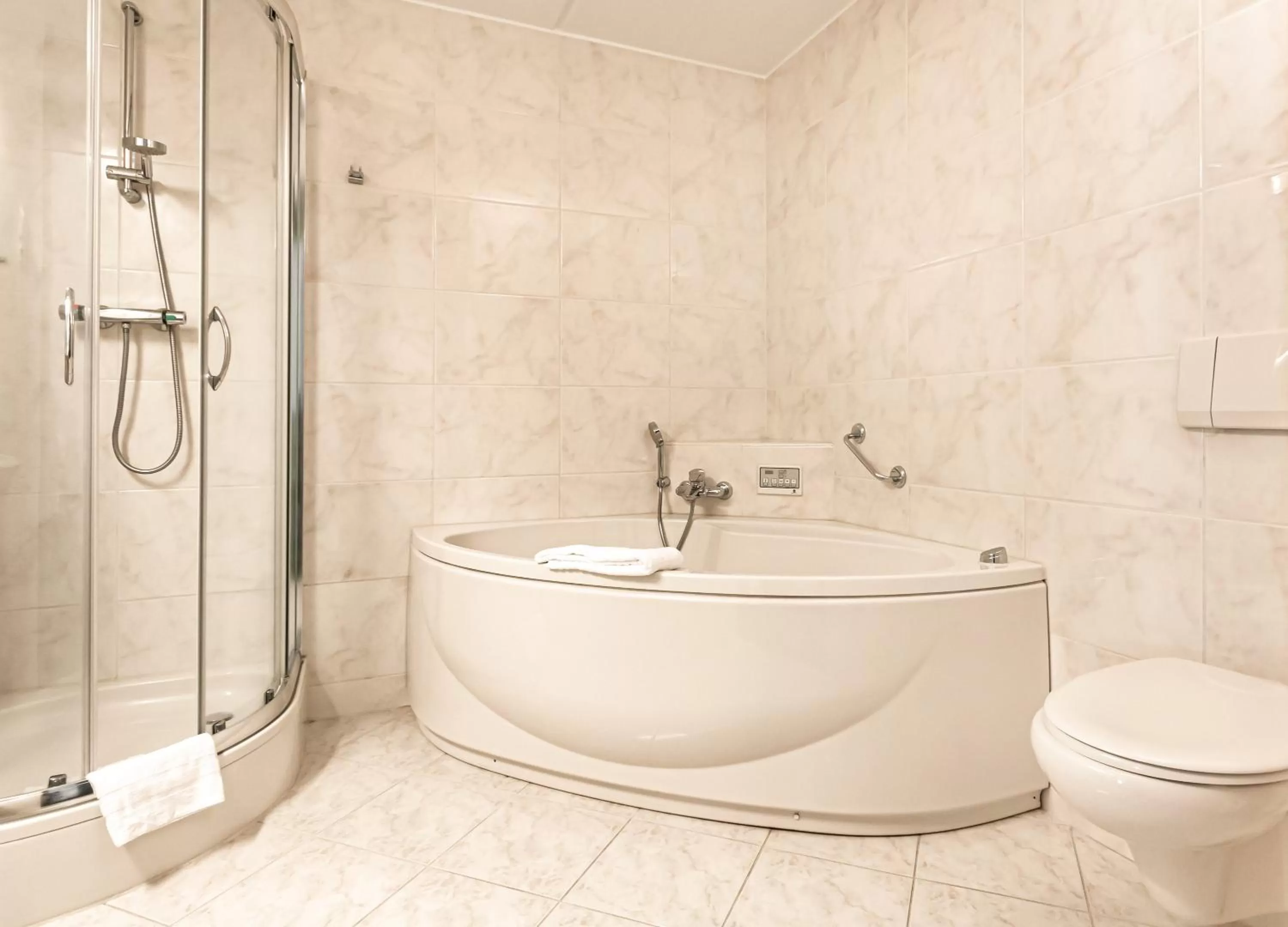 Bathroom in Hotel Iselmar