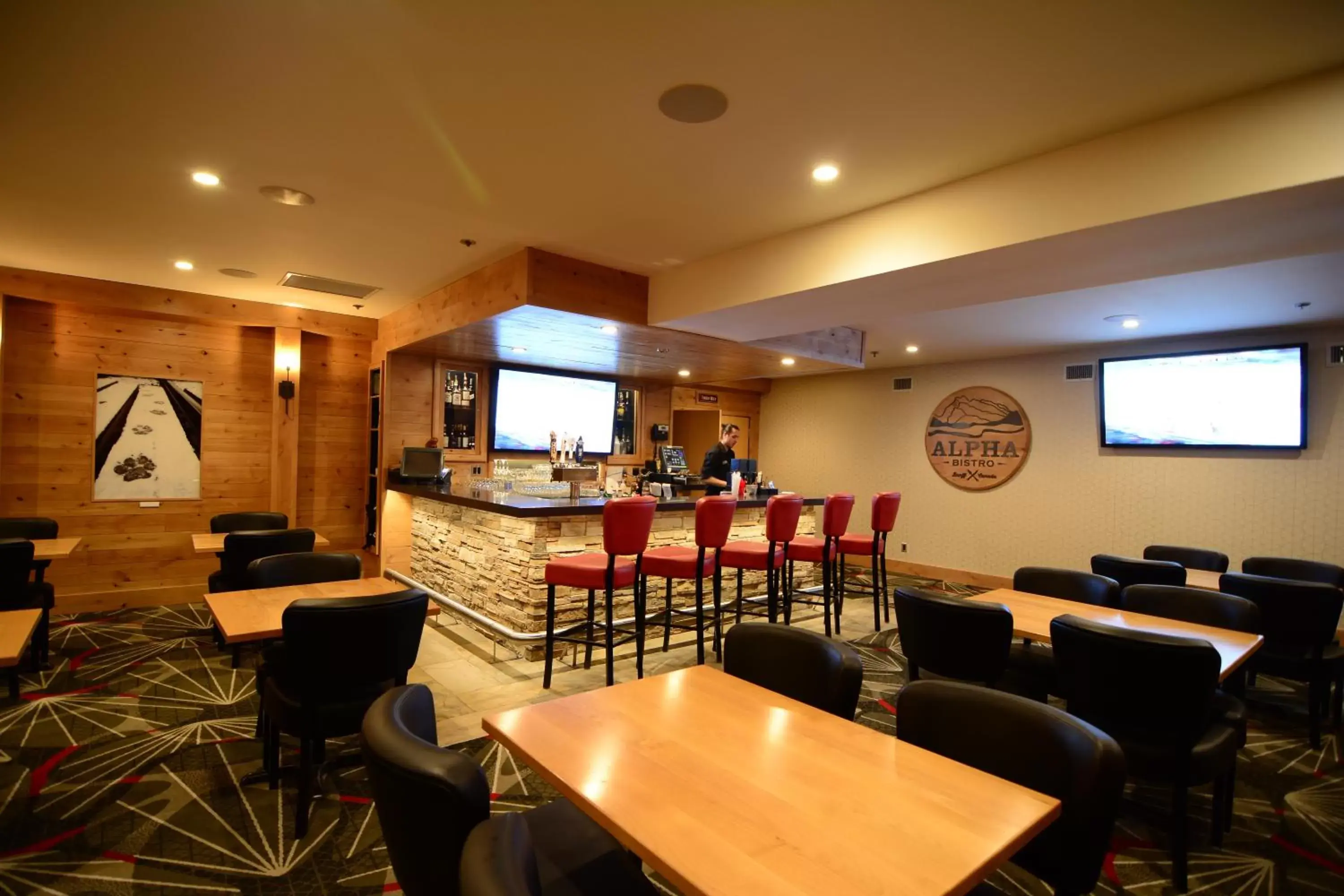Lounge or bar, Restaurant/Places to Eat in Banff Rocky Mountain Resort