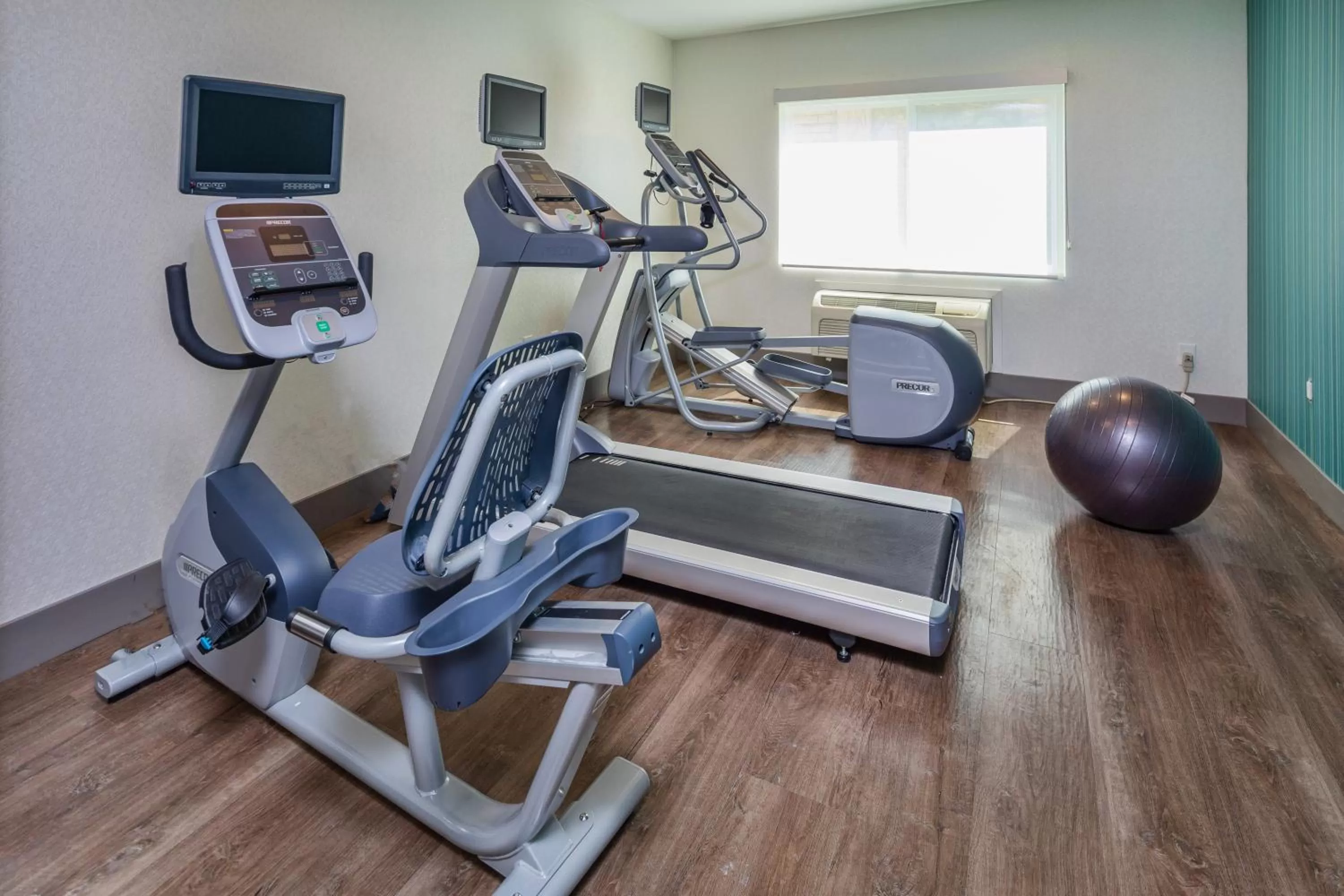 Fitness centre/facilities in Holiday Inn Express - Sunnyvale - Silicon Valley by IHG