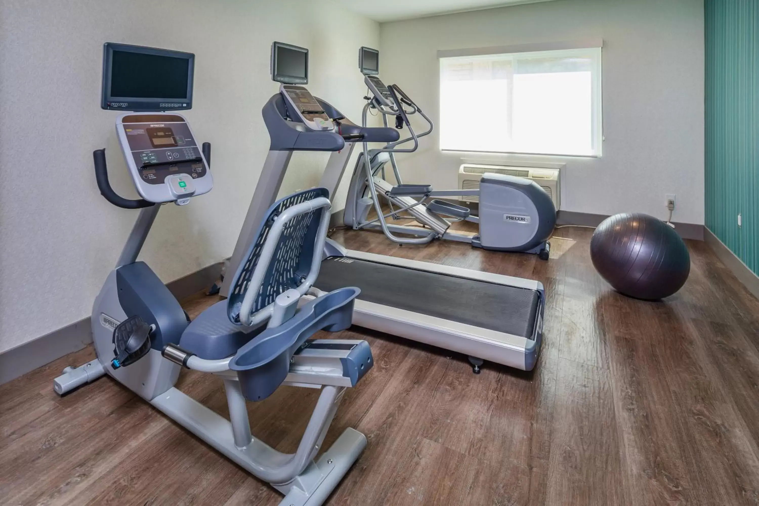 Fitness centre/facilities in Holiday Inn Express - Sunnyvale - Silicon Valley by IHG Fitness centre/facilities in Holiday Inn Express - Sunnyvale - Silicon Valley by IHG