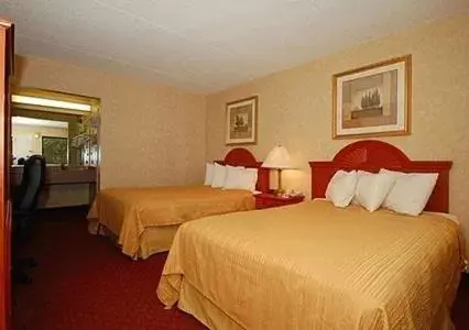 Double Room with Two Double Beds - Non-Smoking in Quality Inn Petersburg Near Fort Gregg-Adams
