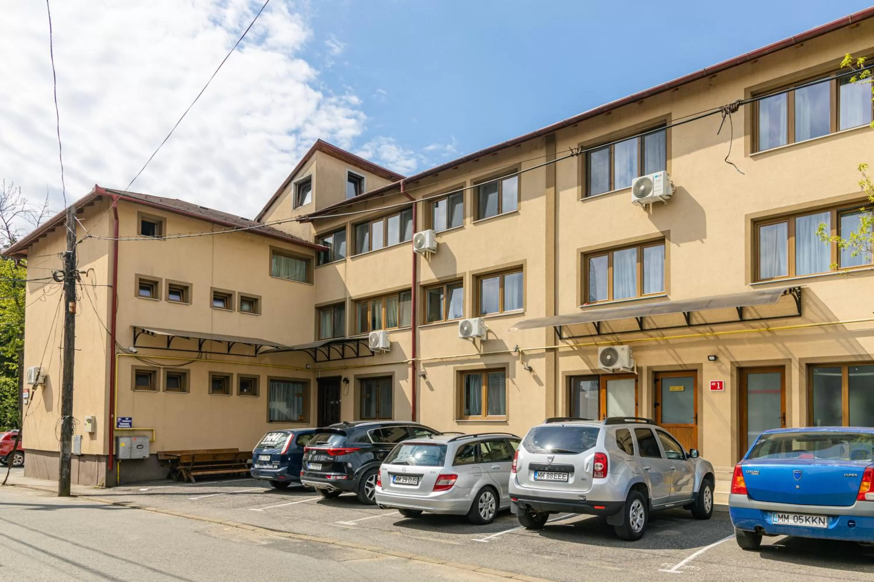 Property building in Pensiunea Pictorilor