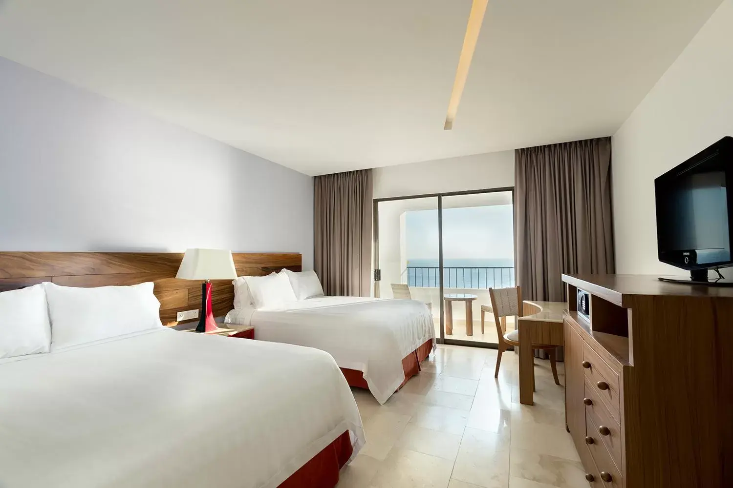 Bed in Holiday Inn Resort Ixtapa All-Inclusive, an IHG Hotel