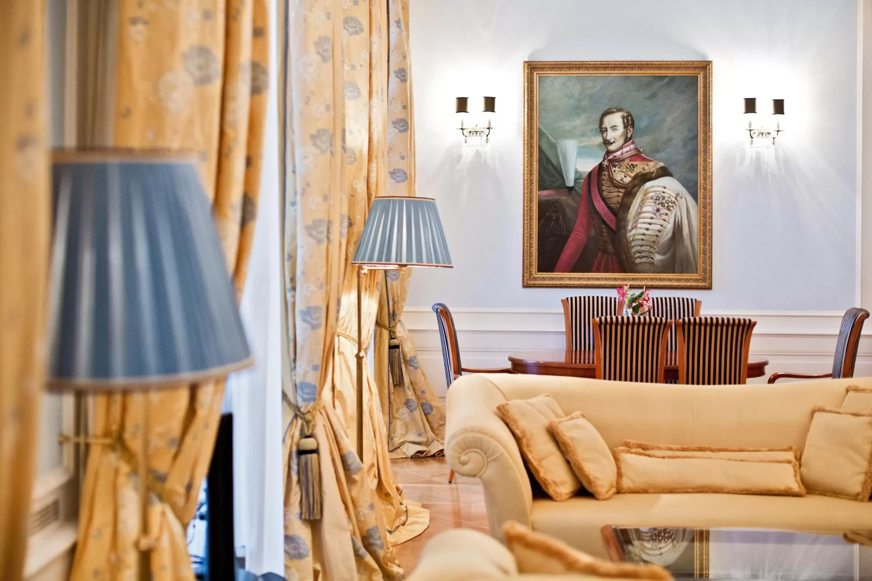 Living room, Seating Area in Palais Coburg Hotel Residenz