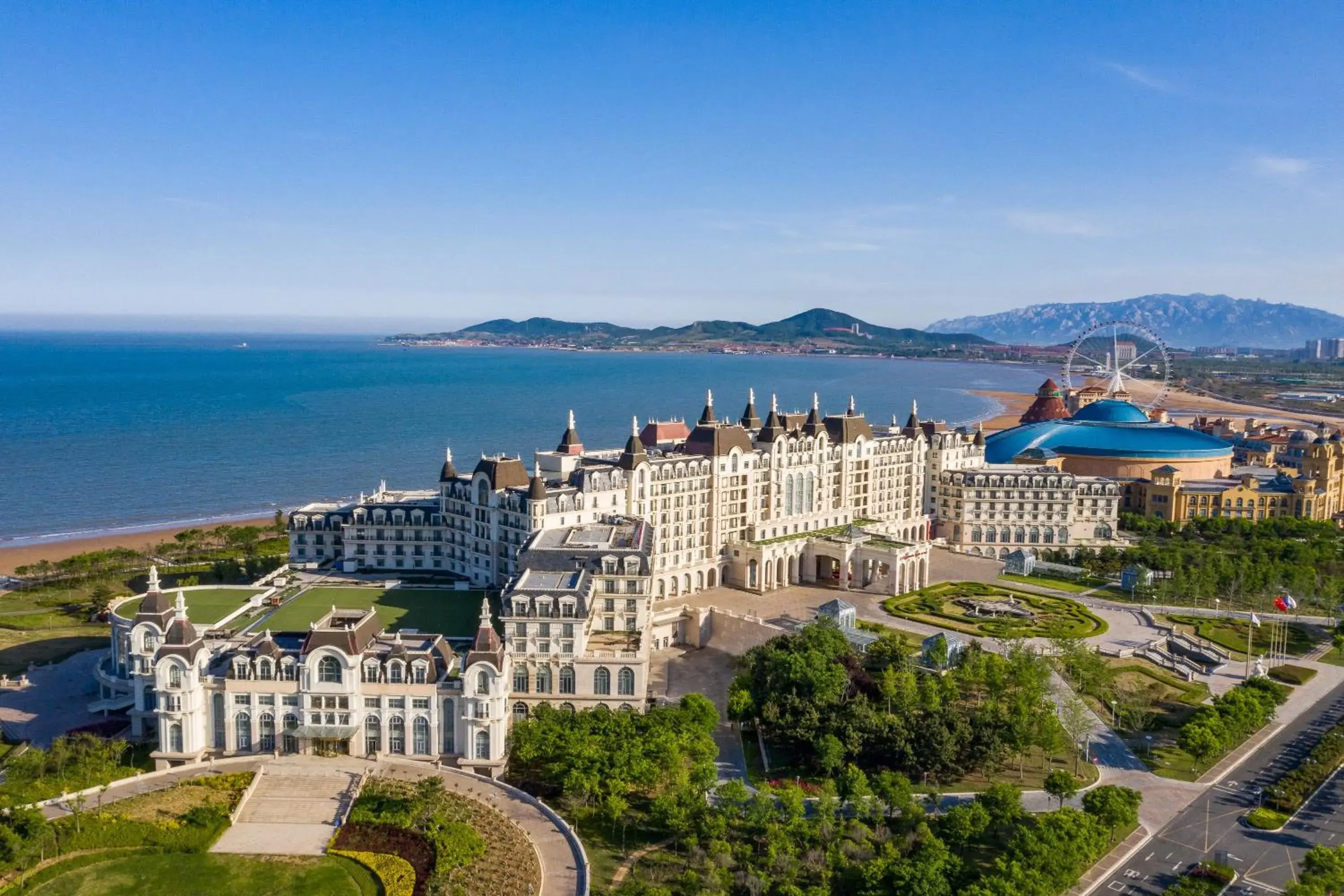 Property building, Bird's-eye View in Crowne Plaza Ocean Spring Resort, an IHG Hotel