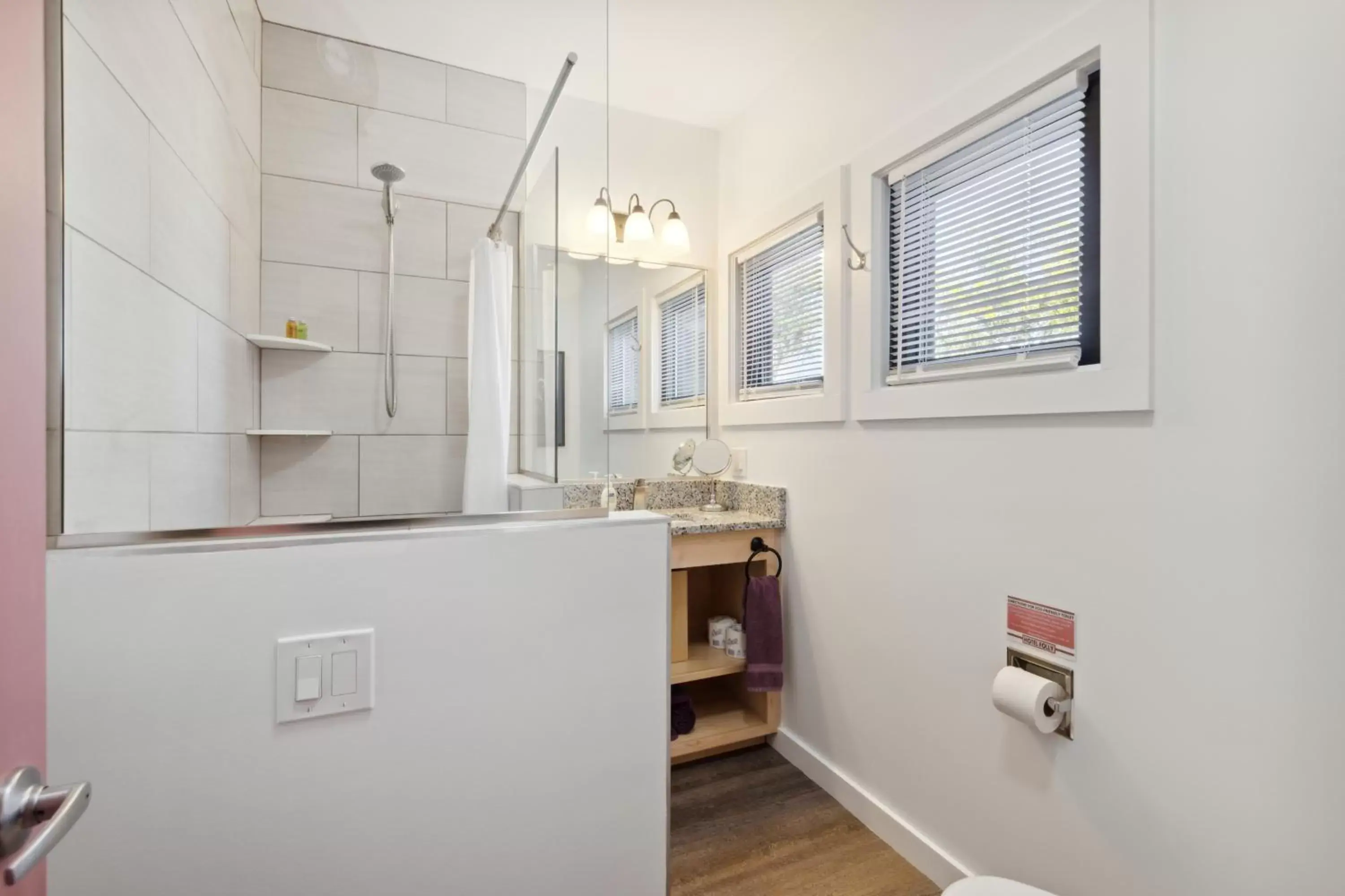 Bathroom in NEW Completely Renovated Hotel Folly with Sunset Views