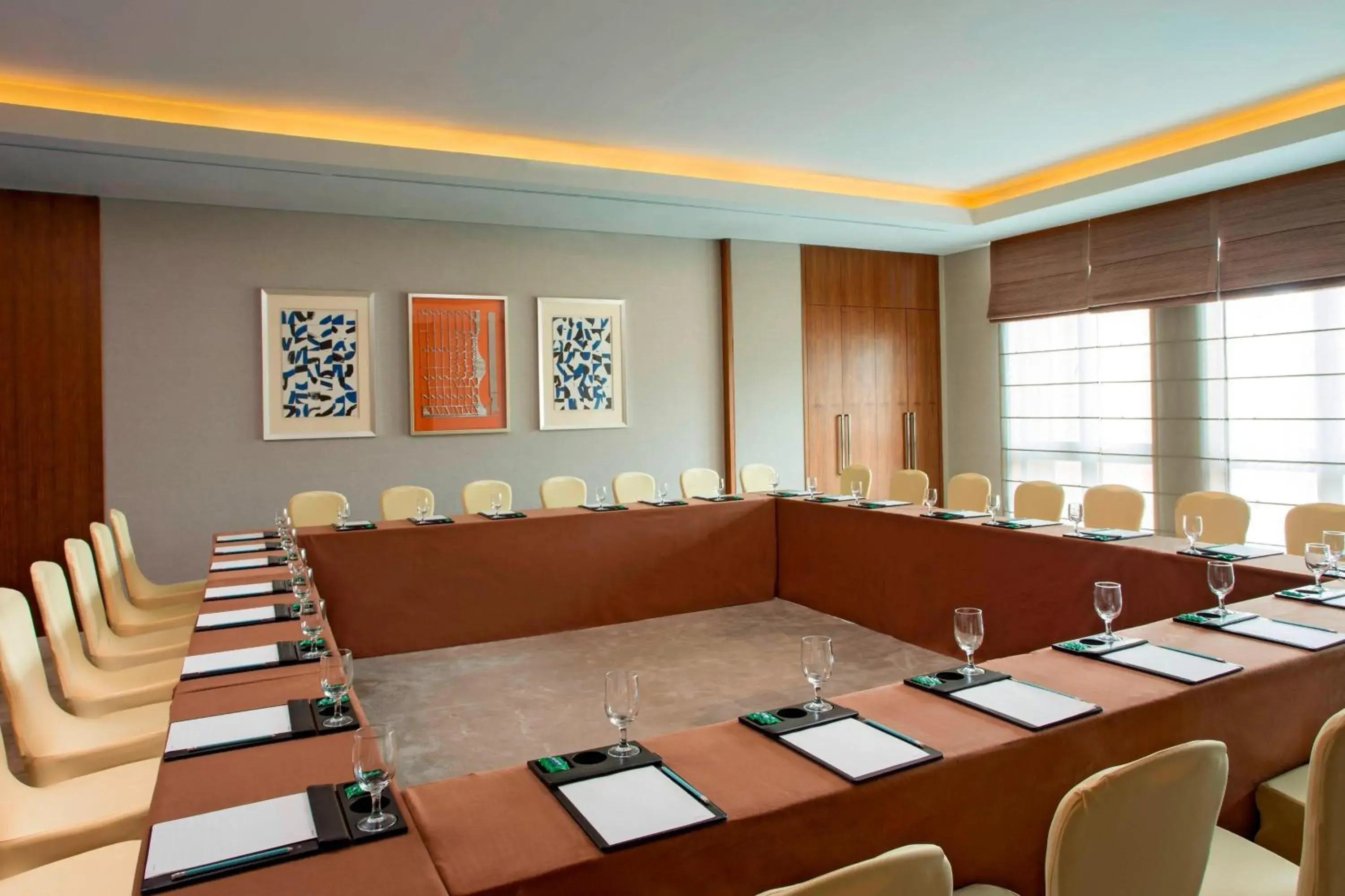 Meeting/conference room in Sheraton Bailuhu Resort, Huizhou