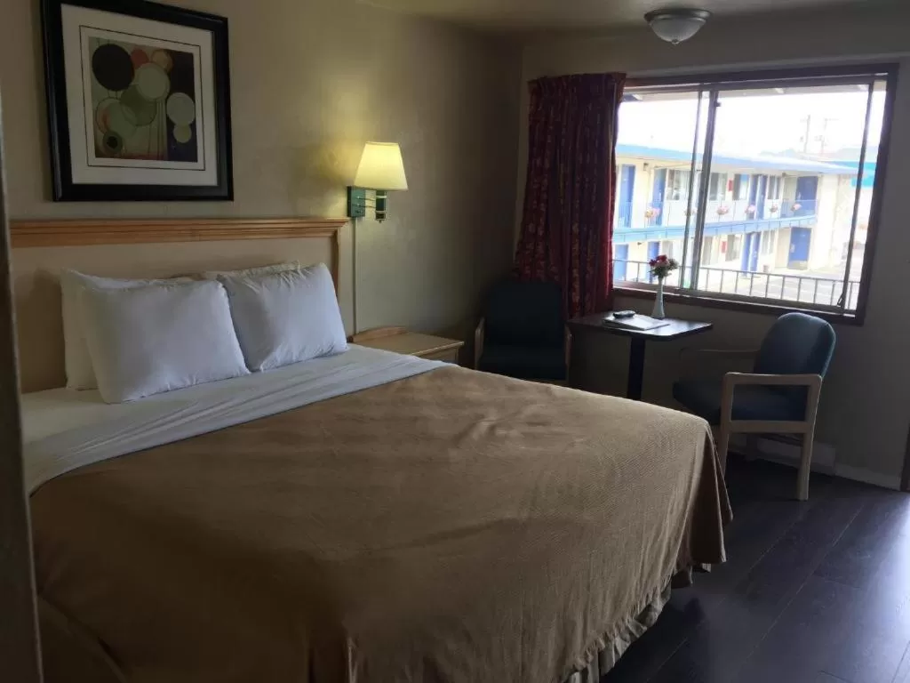 King Room in Economy Inn