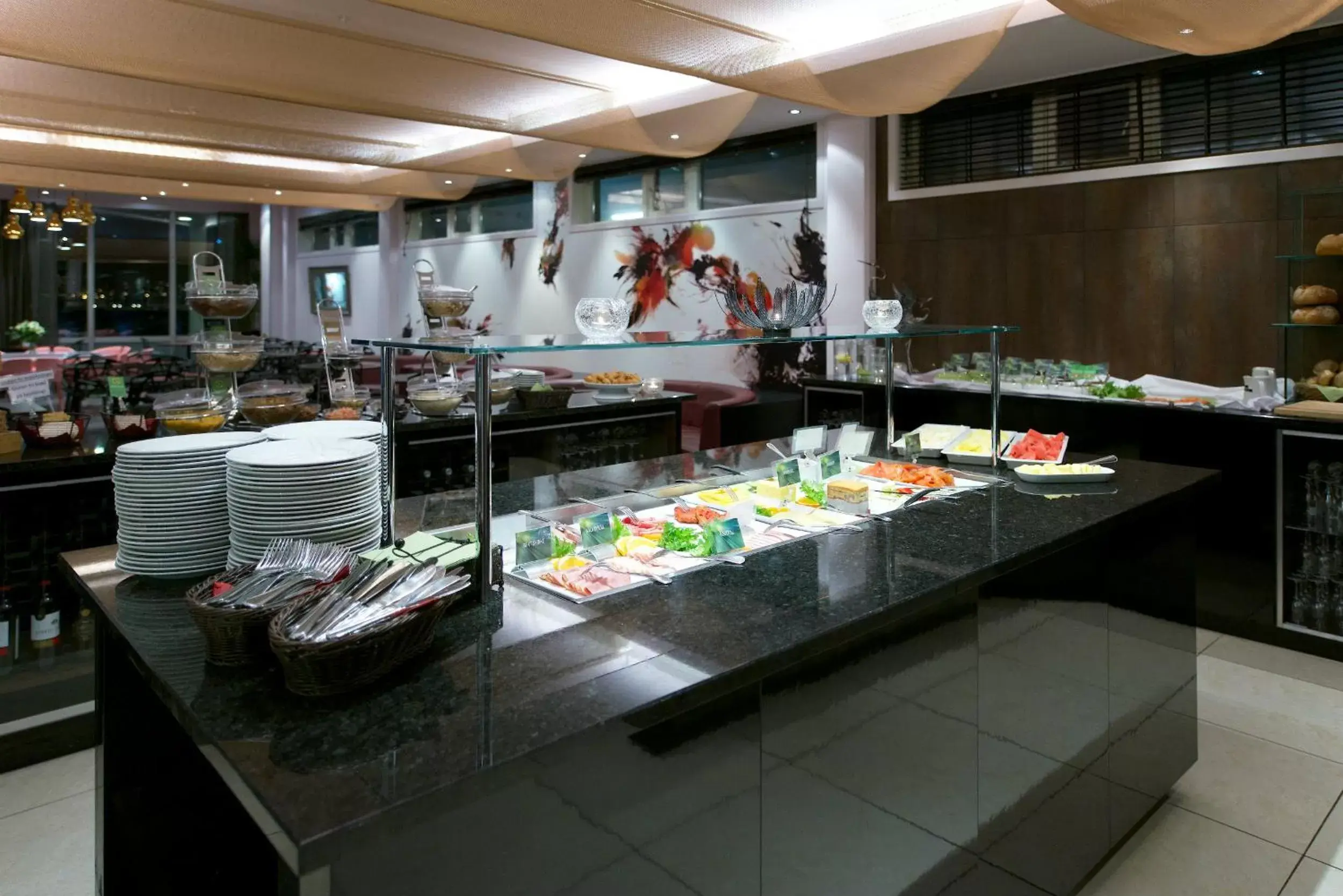 Restaurant/Places to Eat in Clarion Collection Hotel Aurora