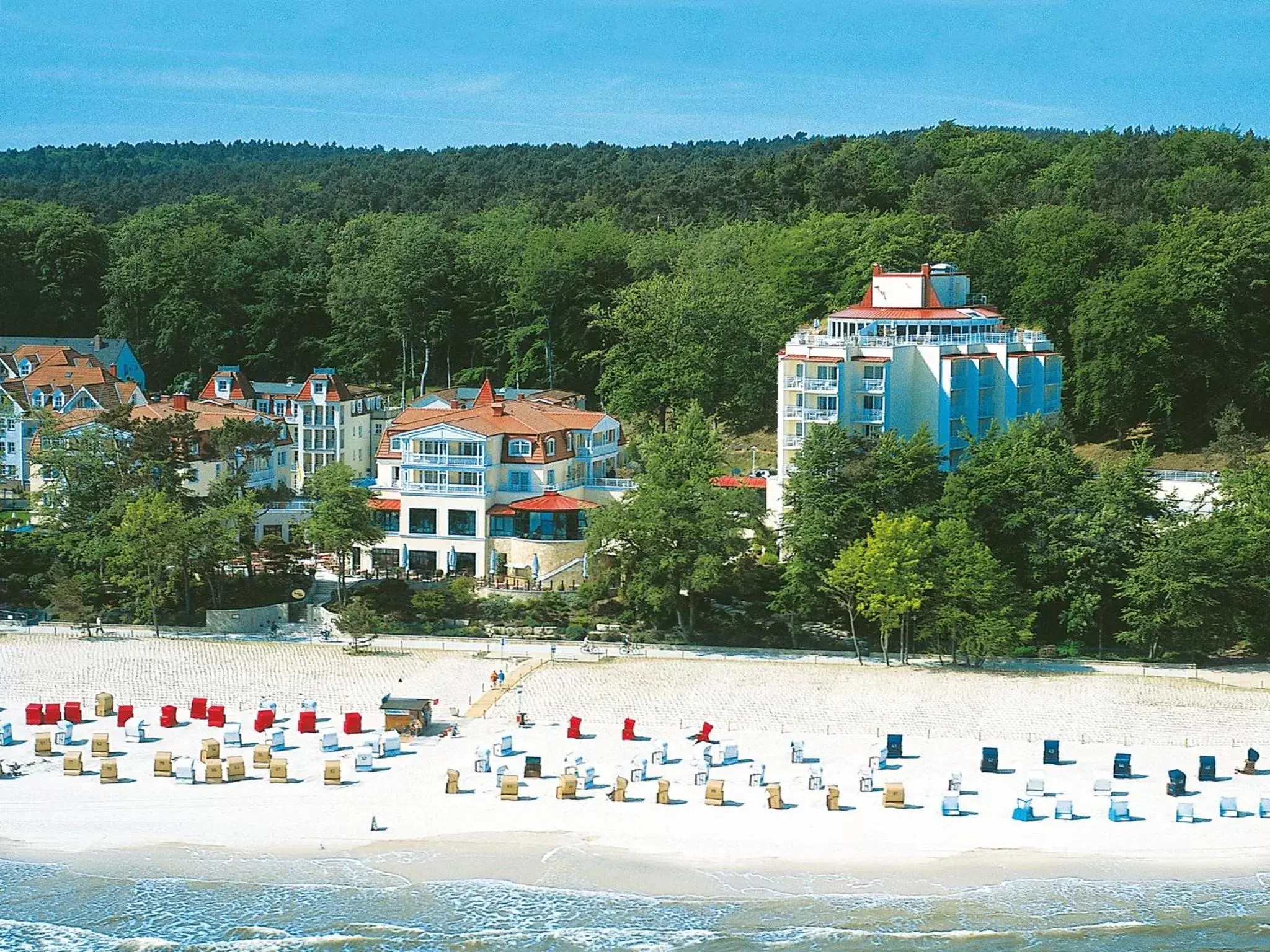 Facade/entrance, Bird's-eye View in Travel Charme Strandhotel Bansin