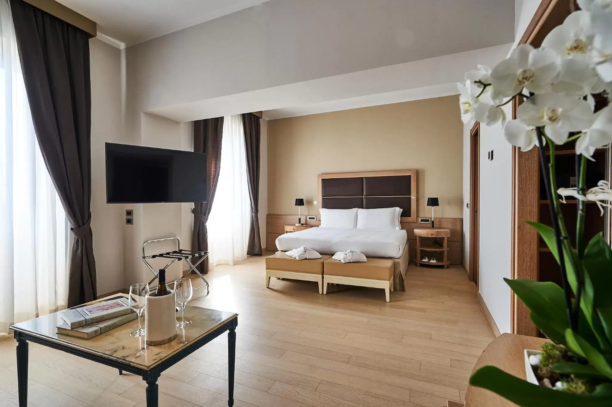 Suite in Hotel Astoria Suite in Hotel Astoria