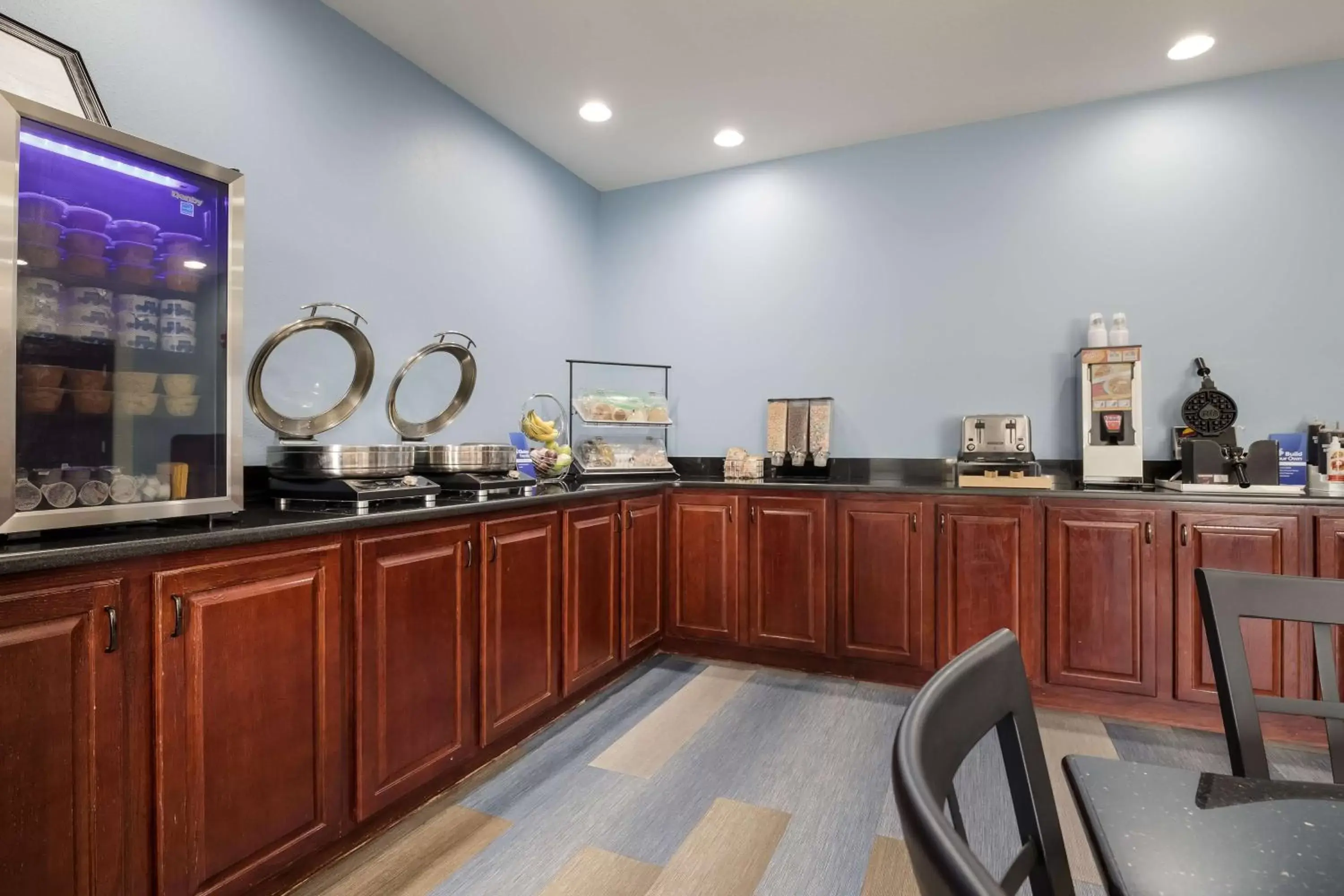 Breakfast in Best Western Coffeyville Central Business District Inn and Suites Breakfast in Best Western Coffeyville Central Business District Inn and Suites