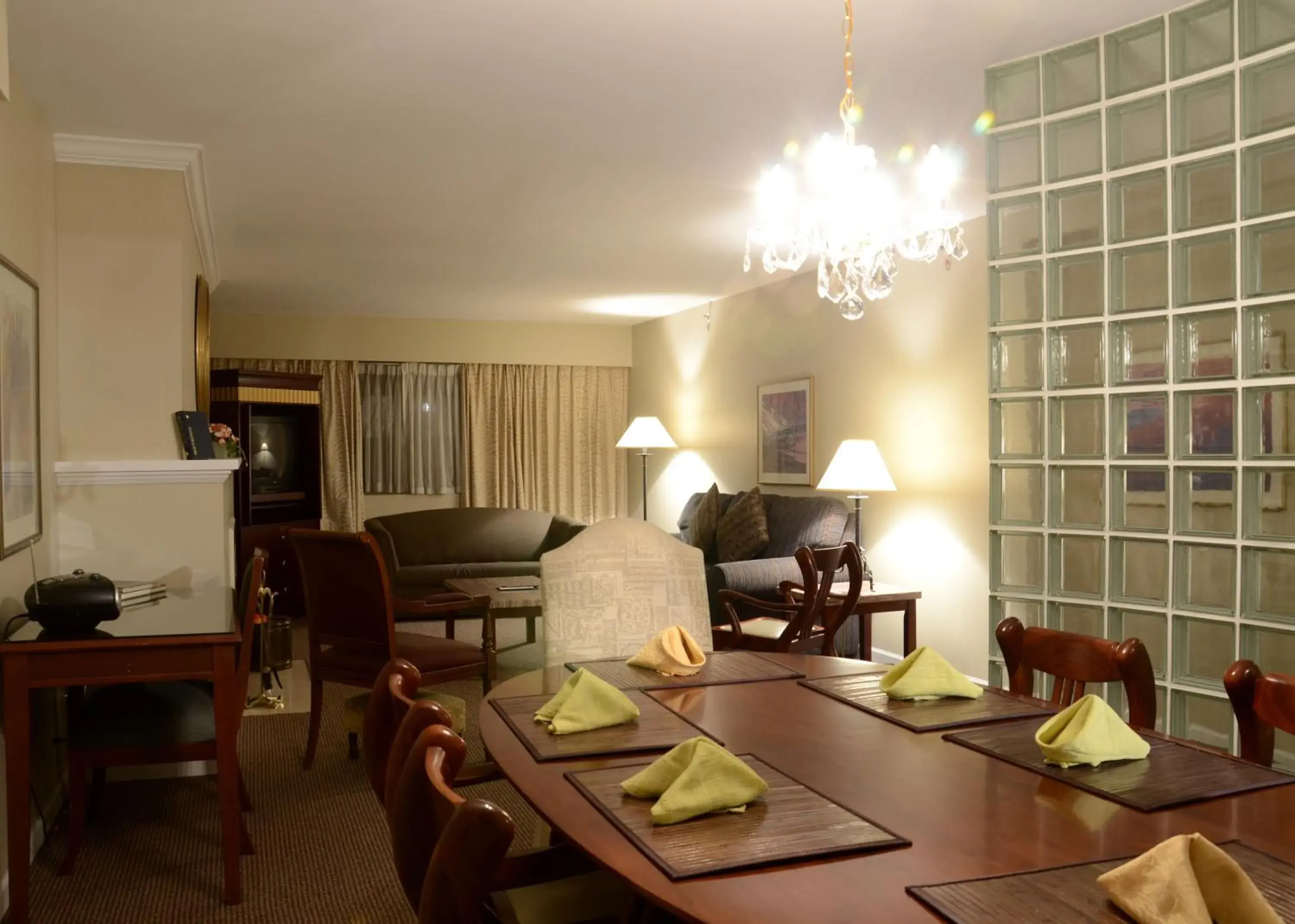 Living room, Seating Area in Rosellen Suites At Stanley Park